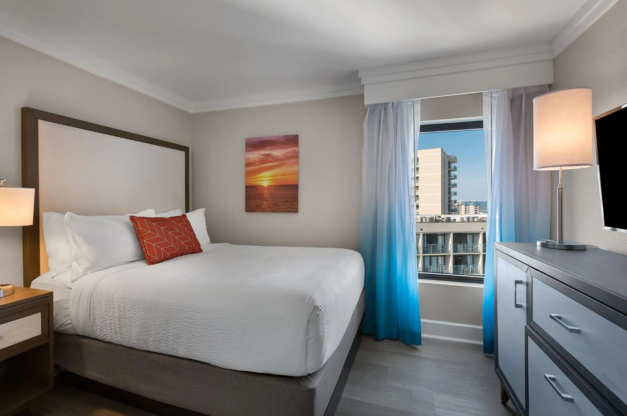 Bedroom, Bed in Grande Cayman Resort