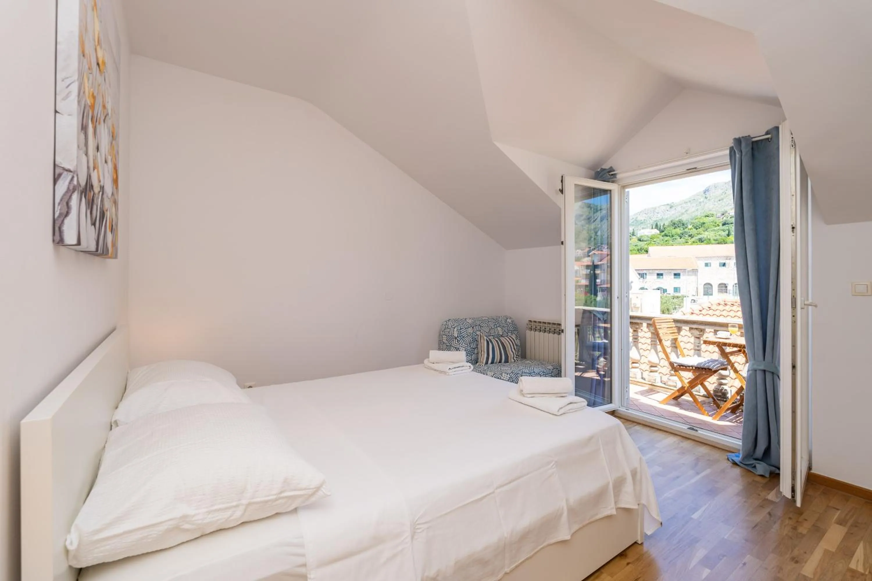Francesca Guesthouse & Vardia Winery