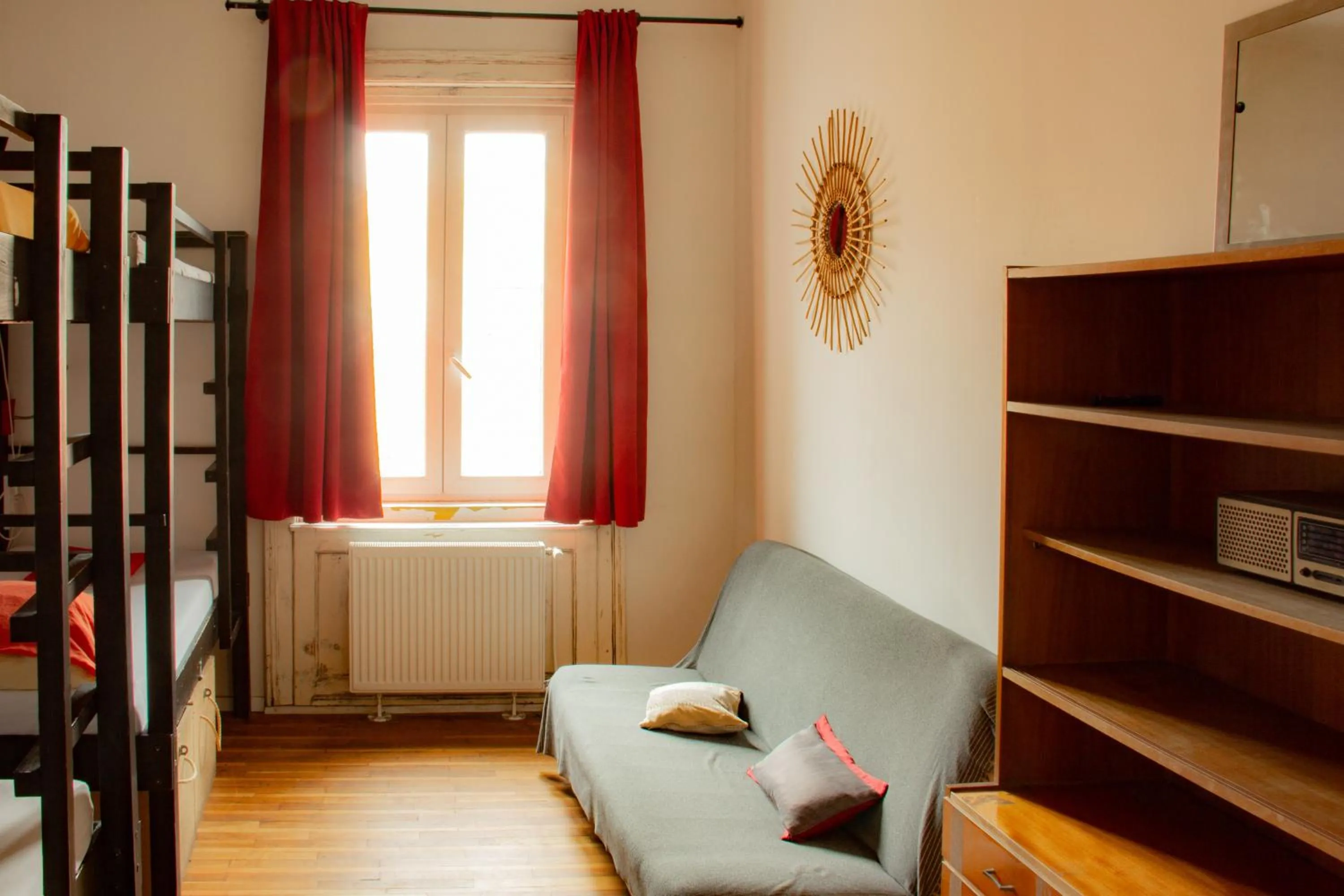 Bed in 4-Bed Female Dormitory Room in Das Nest Budapest