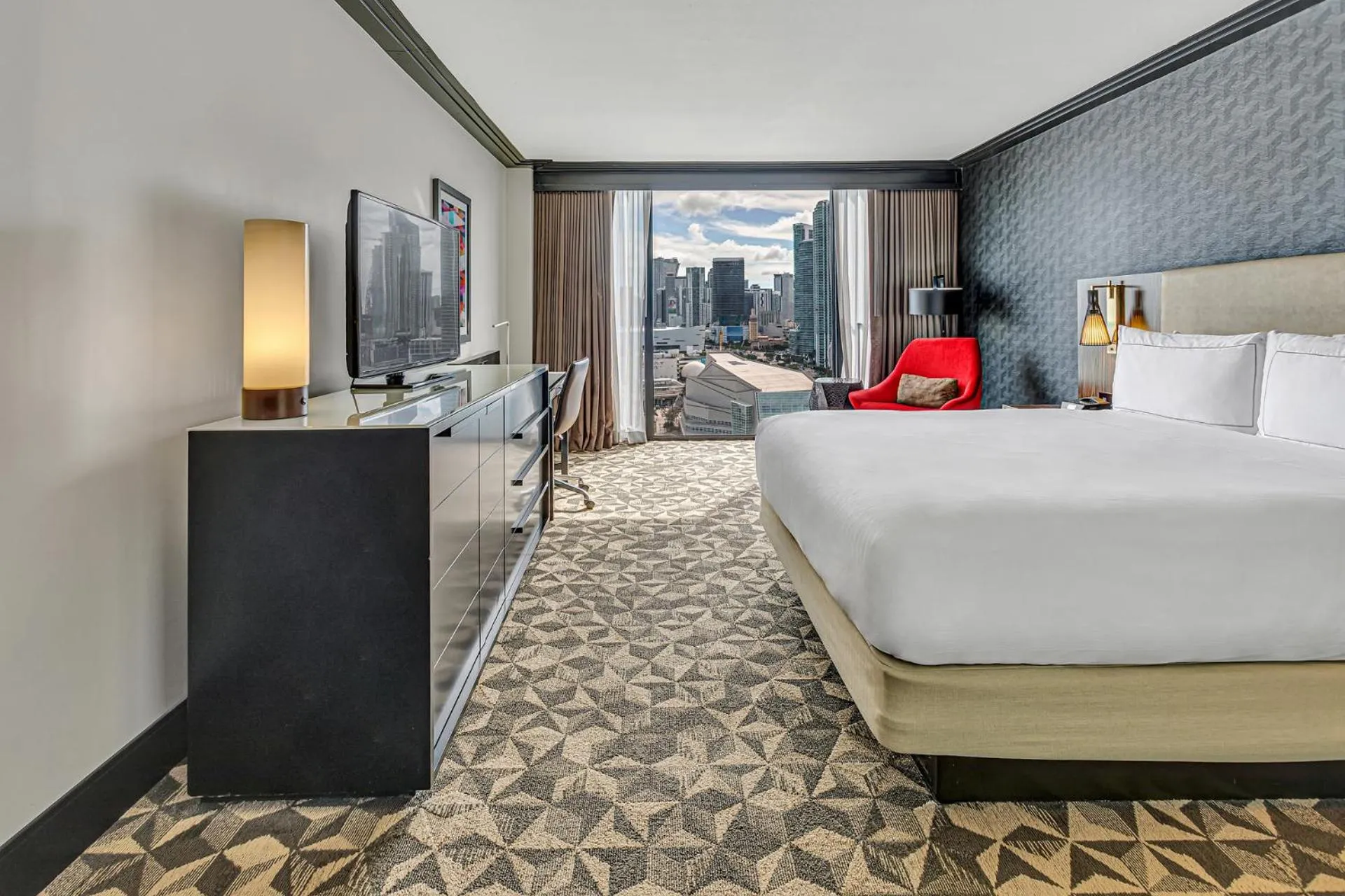 Bedroom, Bed in Hilton Miami Downtown