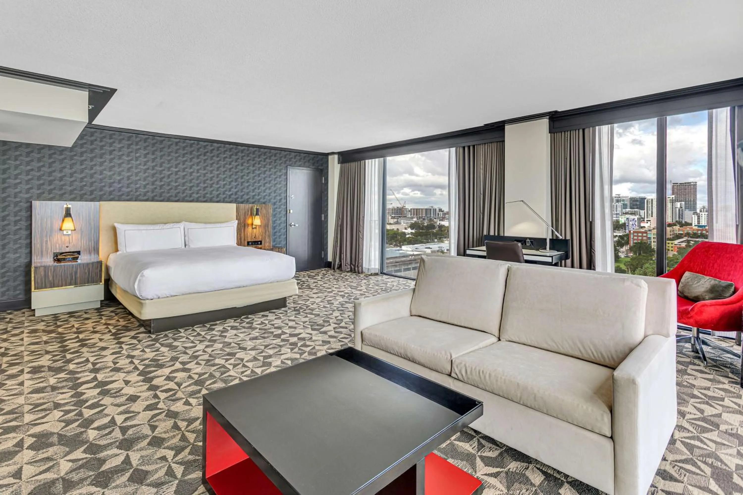 View (from property/room), Bed in Hilton Miami Downtown