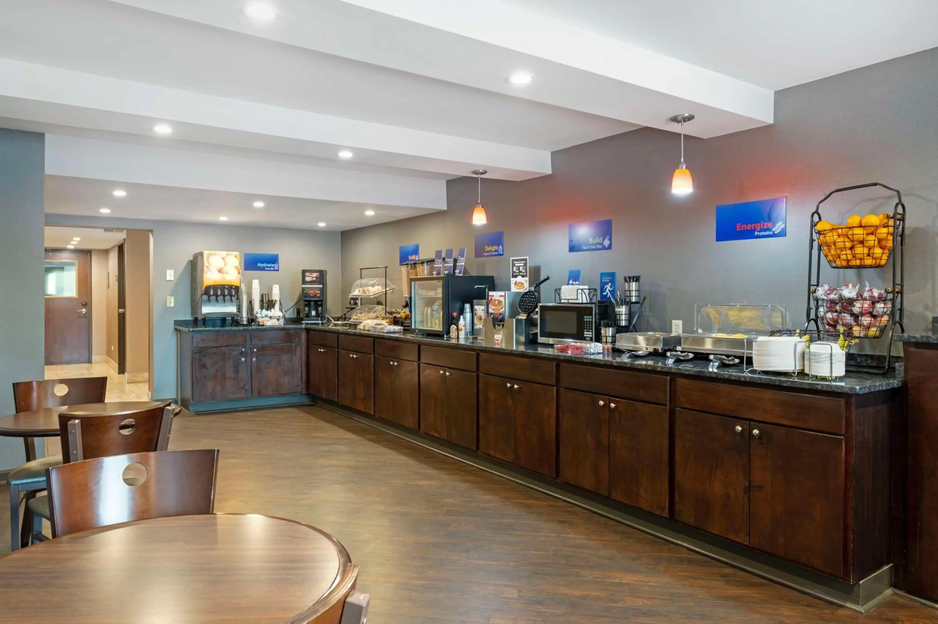 Breakfast in Best Western University Inn at Valparaiso