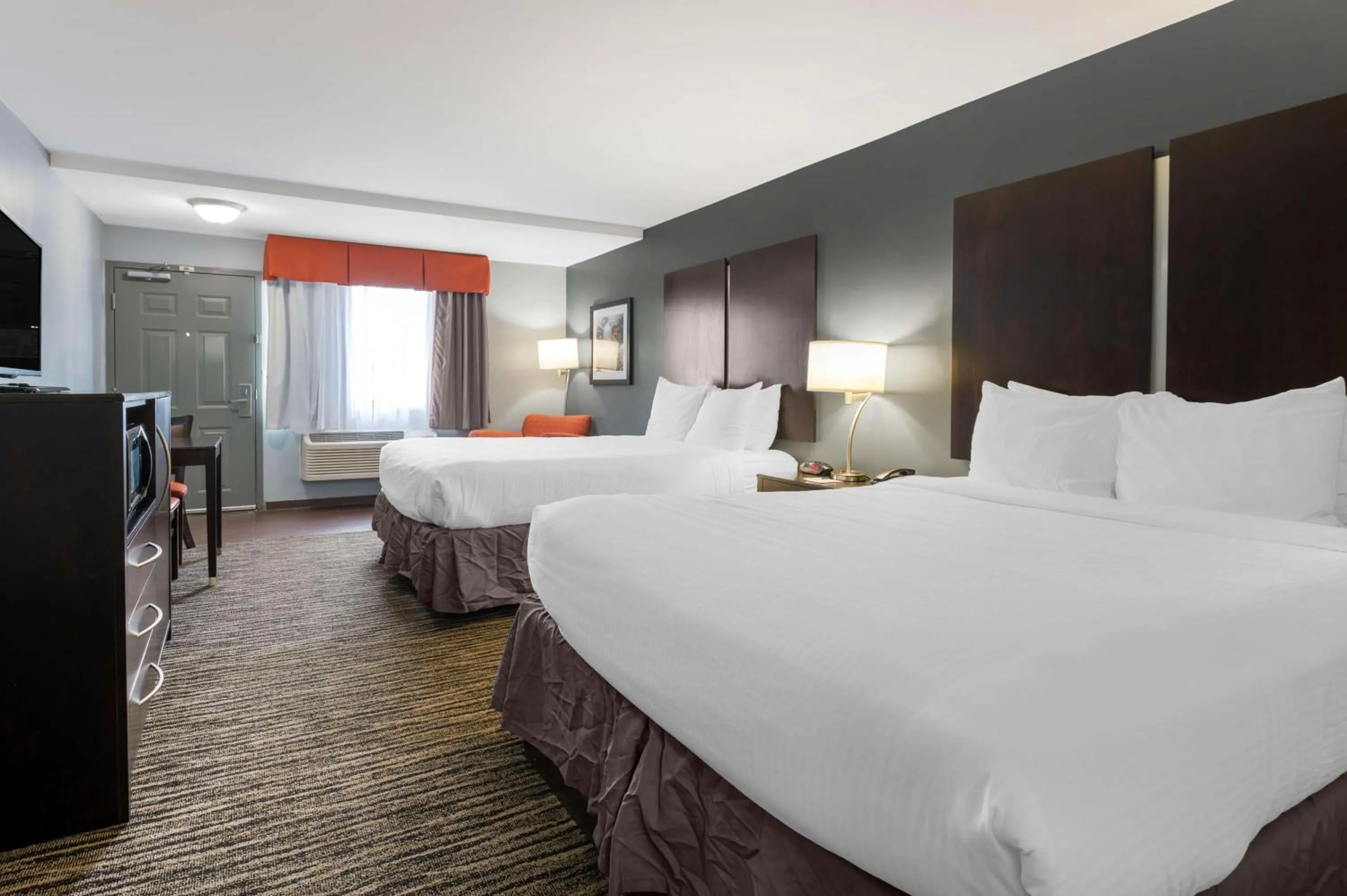 Bedroom, Bed in Best Western University Inn at Valparaiso