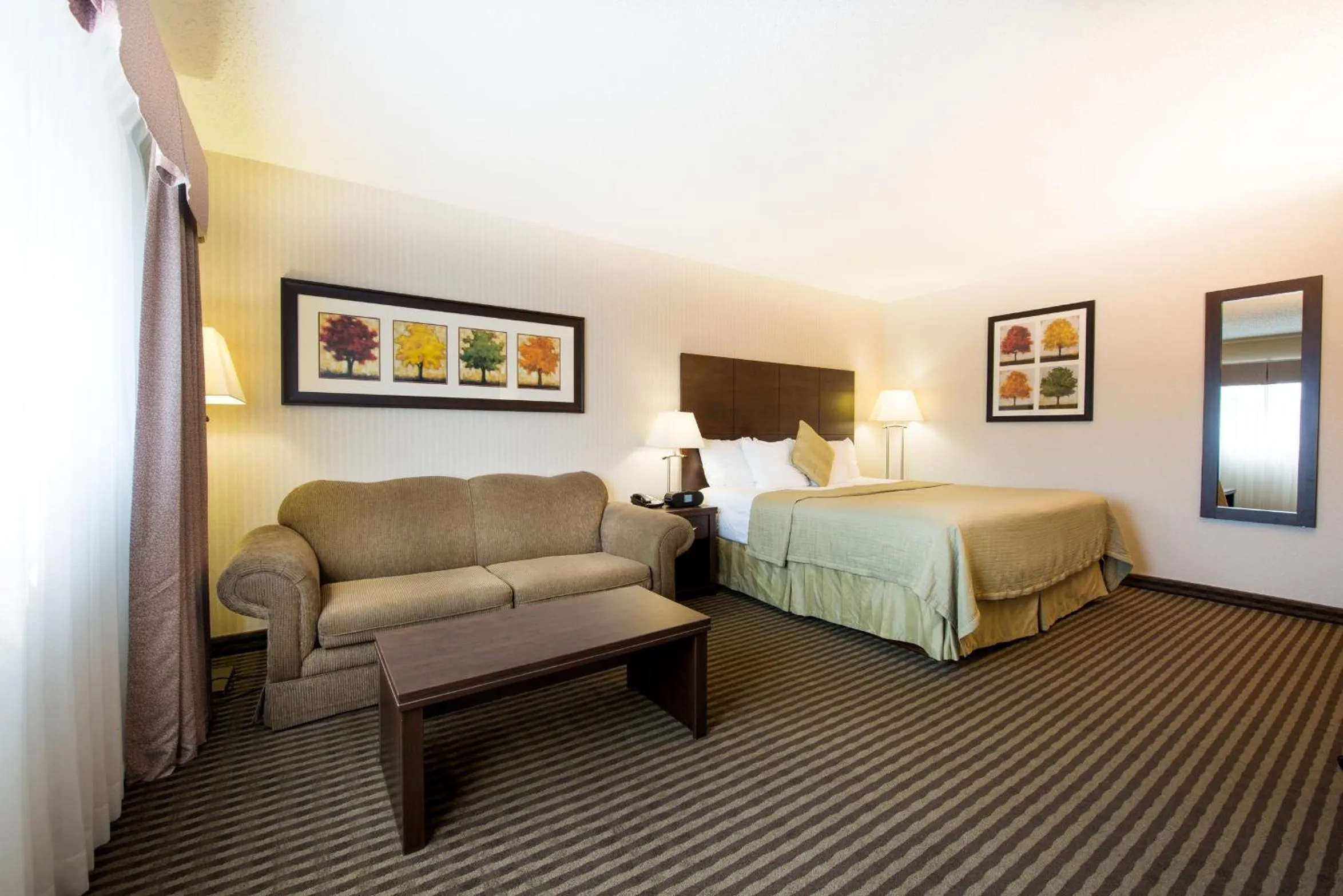 Photo of the whole room, Bed in Victoria Inn Hotel & Convention Centre Brandon