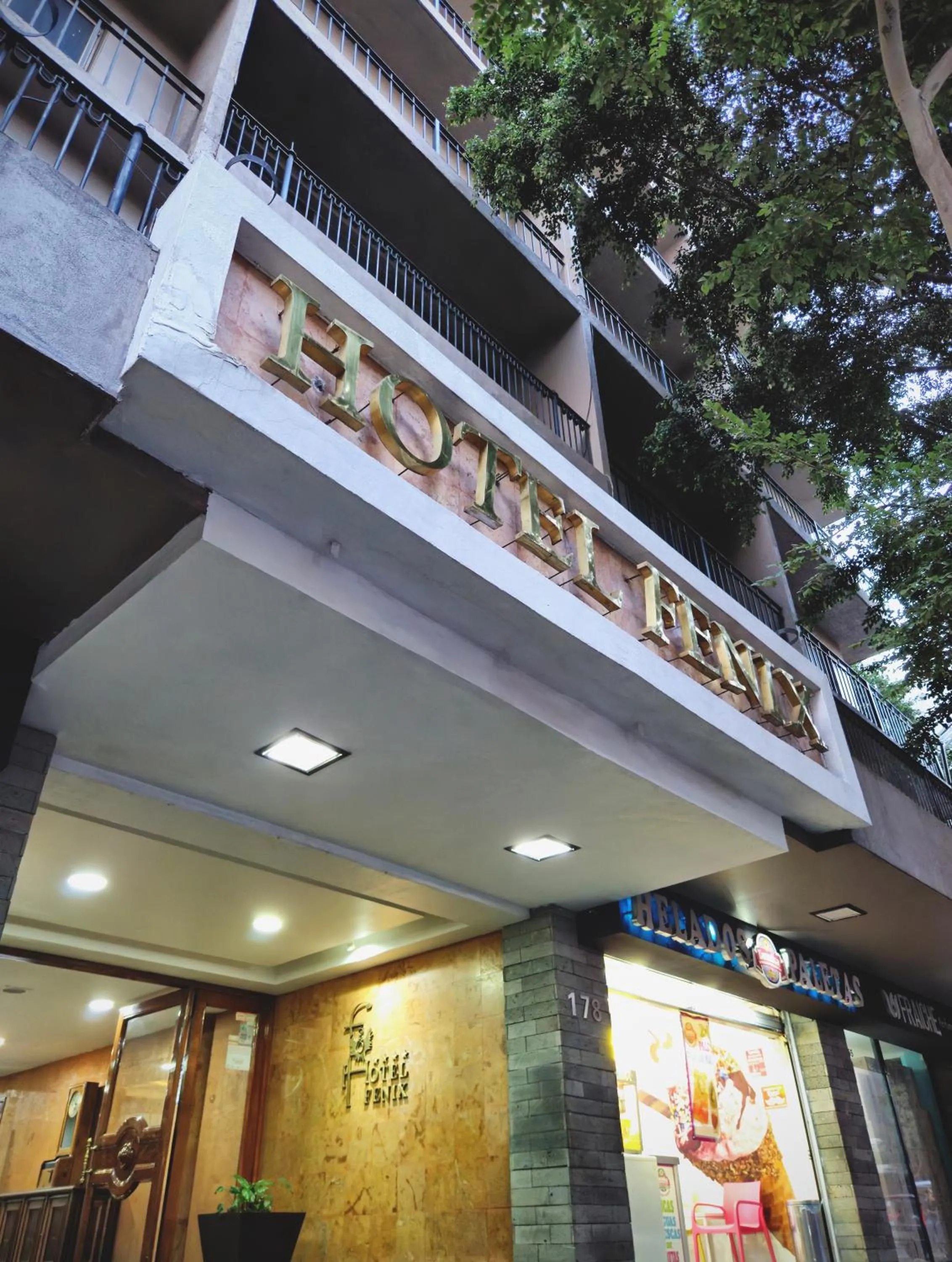 Facade/entrance in Hotel Fenix