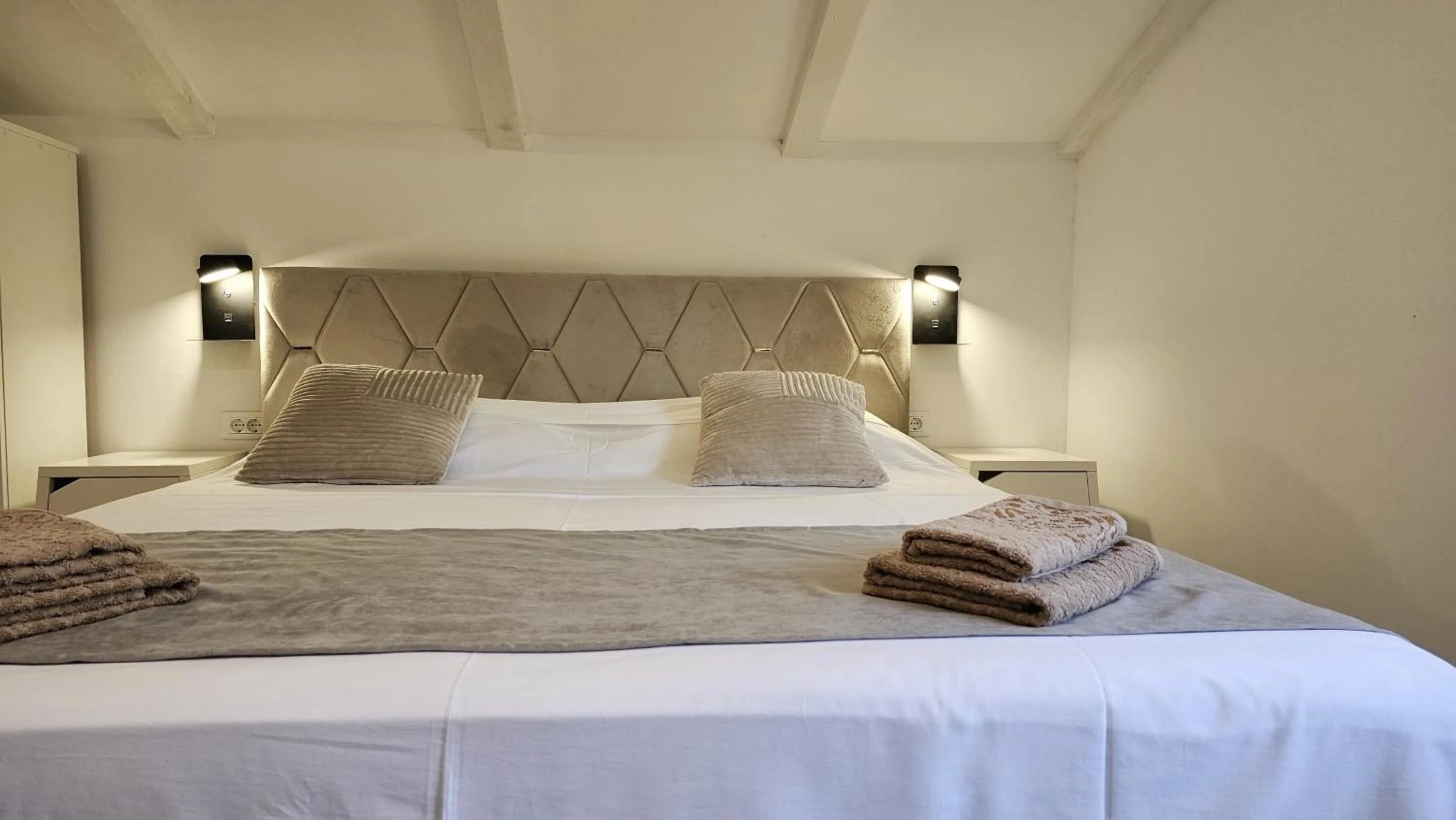 Bed in Villa Babilon