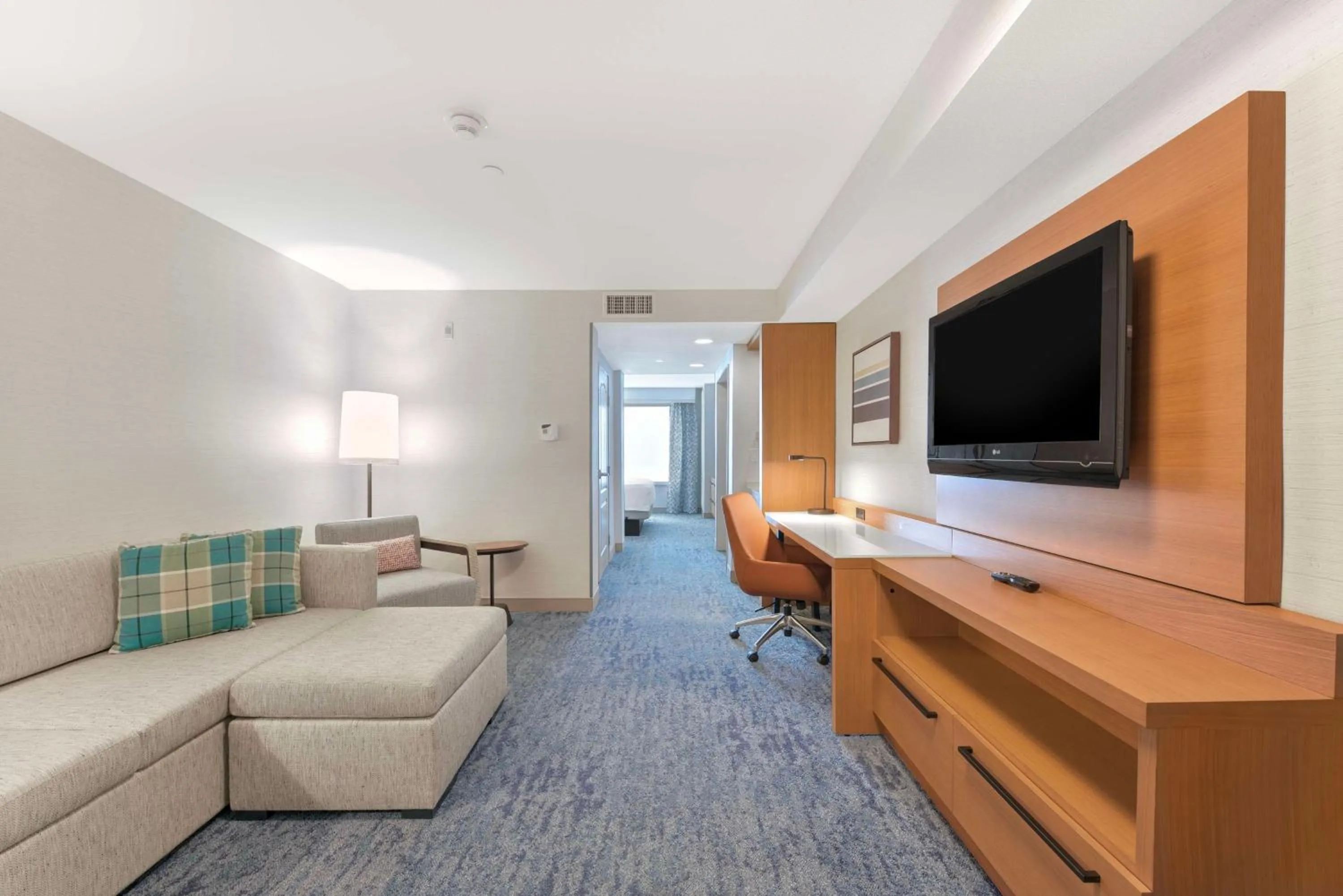 Living room in Hilton Garden Inn LAX - El Segundo