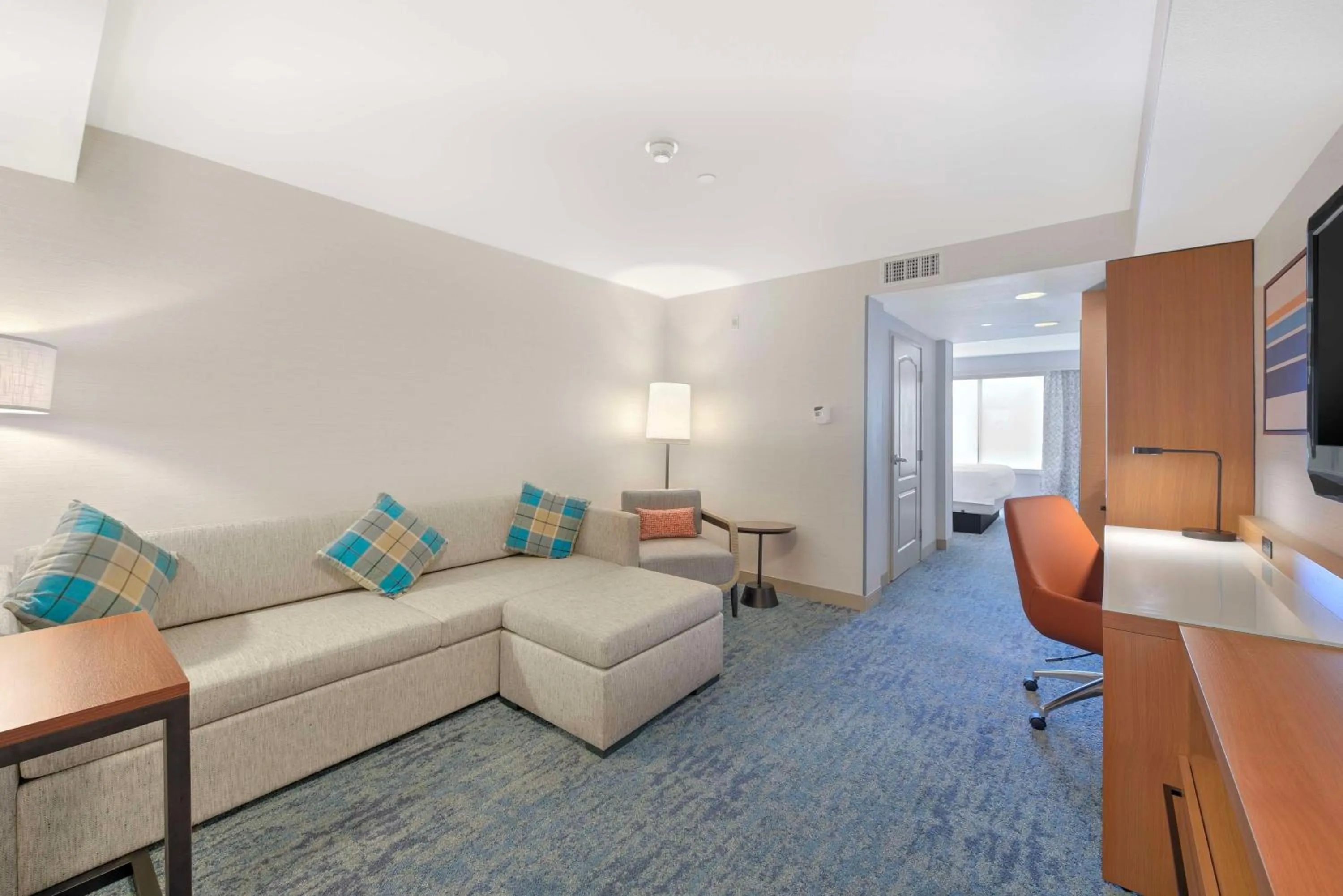 Living room in Hilton Garden Inn LAX - El Segundo