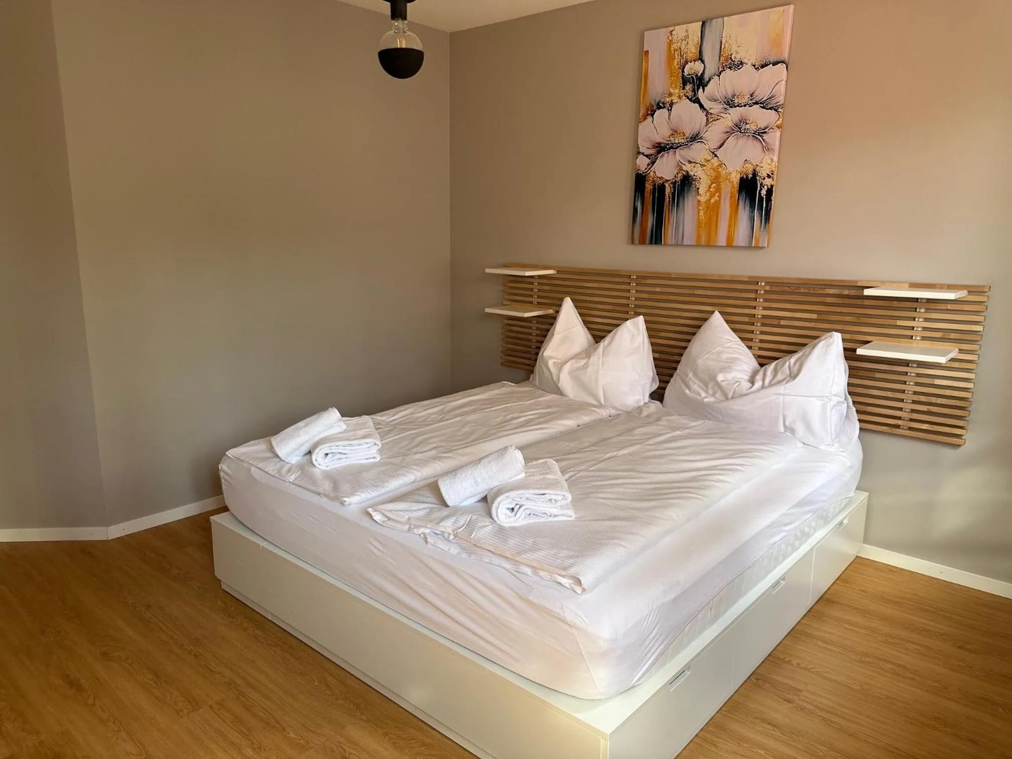 Two-Bedroom Apartment with Balcony in Hotel Bären