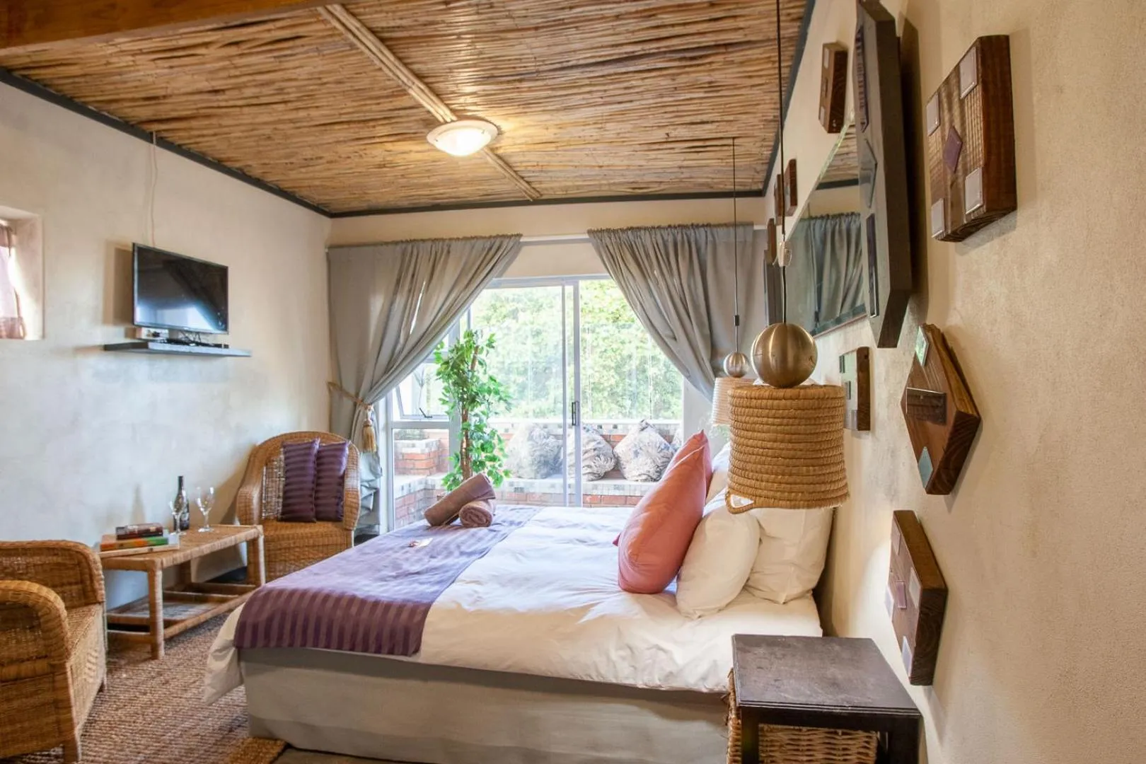 Photo of the whole room, Bed in Bedrock Guest Studios