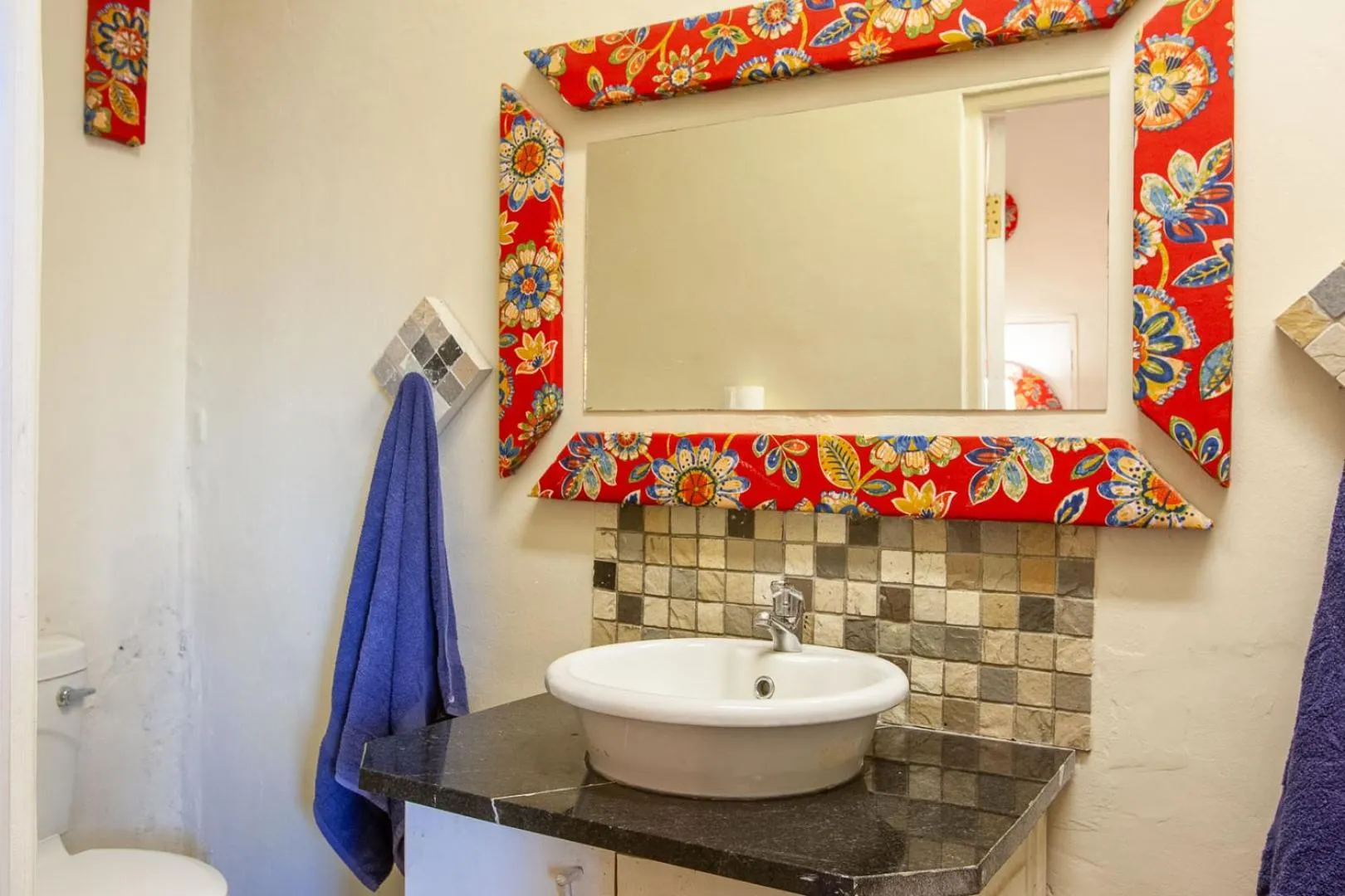 Bathroom in Bedrock Guest Studios