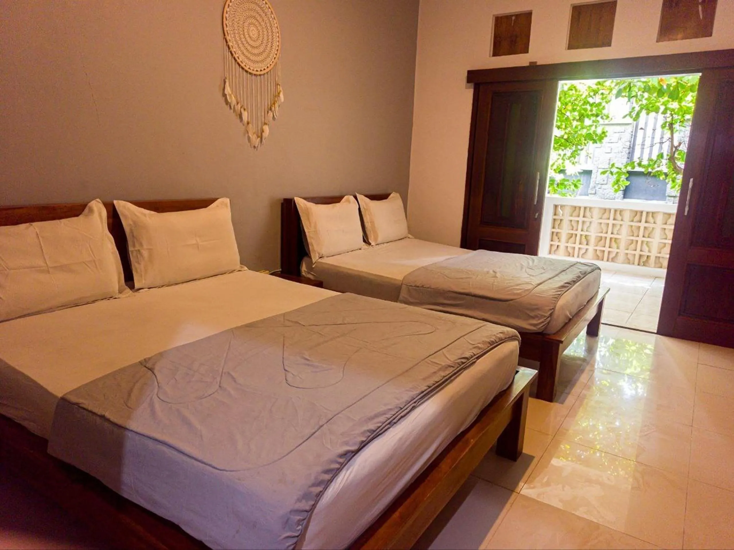 Bed in Ketapang Guesthouse Echo Beach Canggu