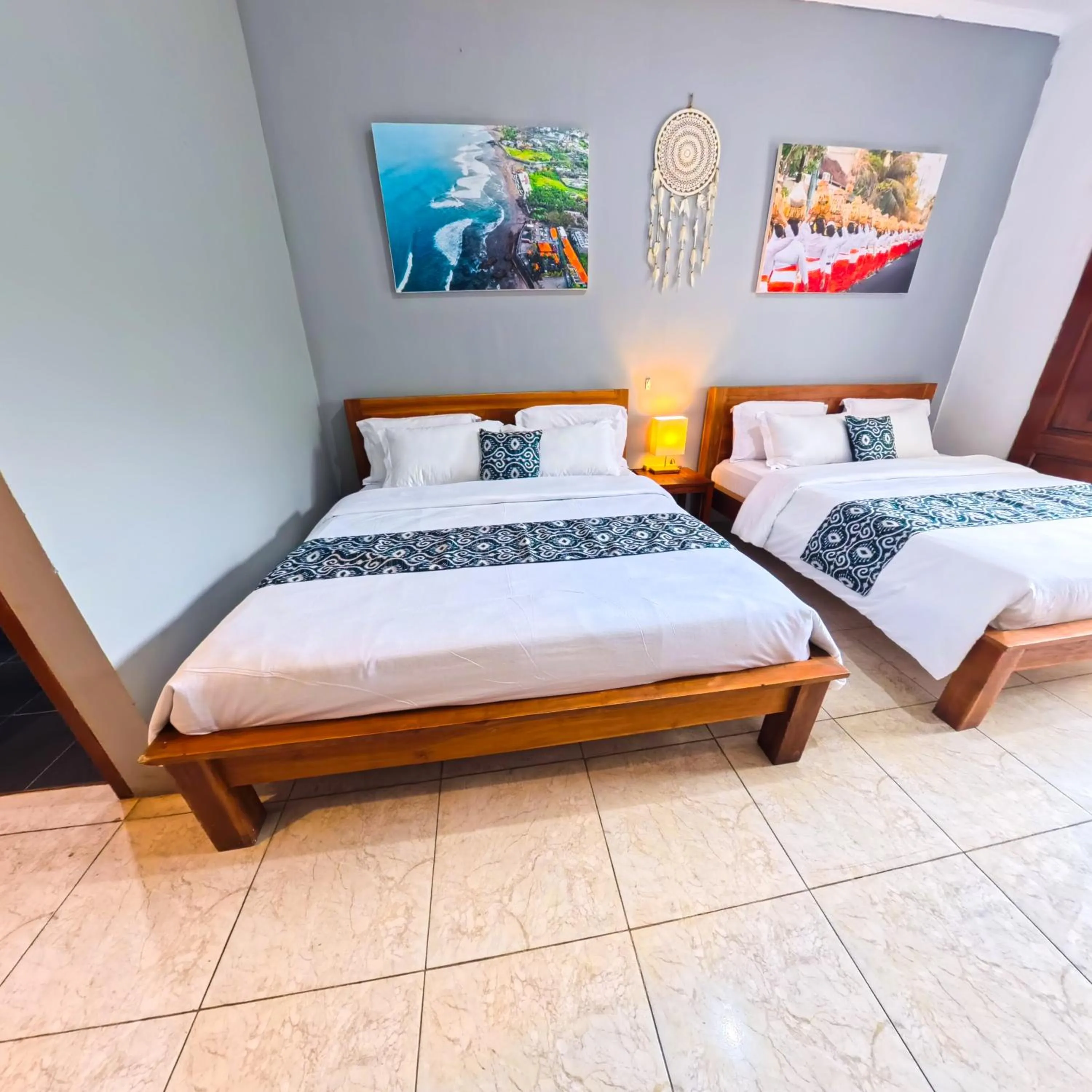 Bed in Ketapang Guesthouse Echo Beach Canggu