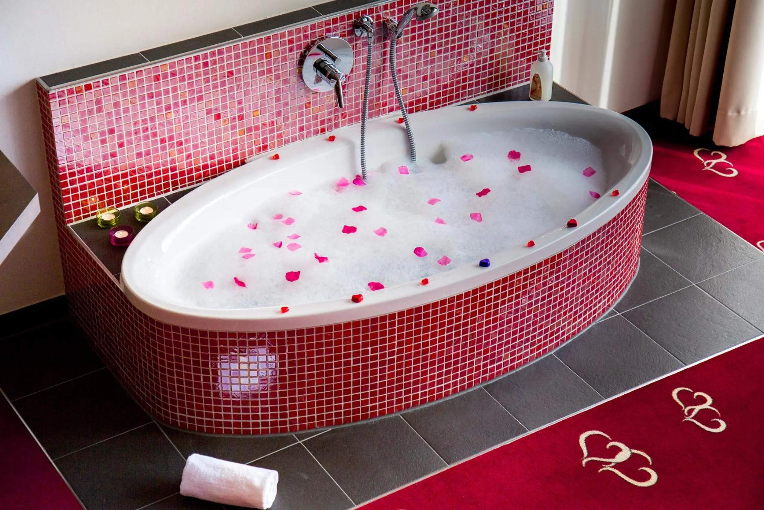 Photo of the whole room in Alpen-Herz Romantik & Spa - Adults Only