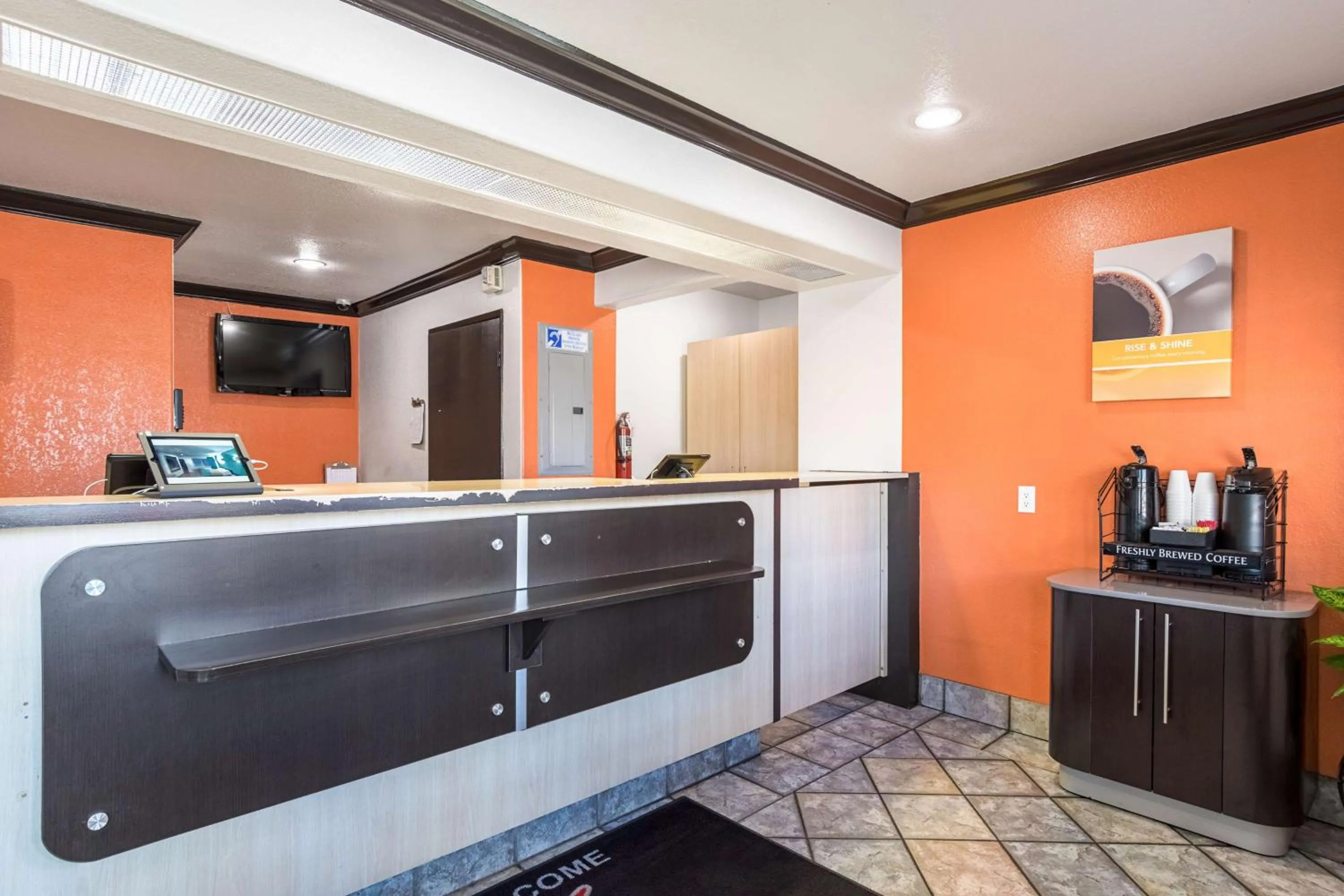 Lobby or reception in Motel 6 Riverside, CA - UCR East