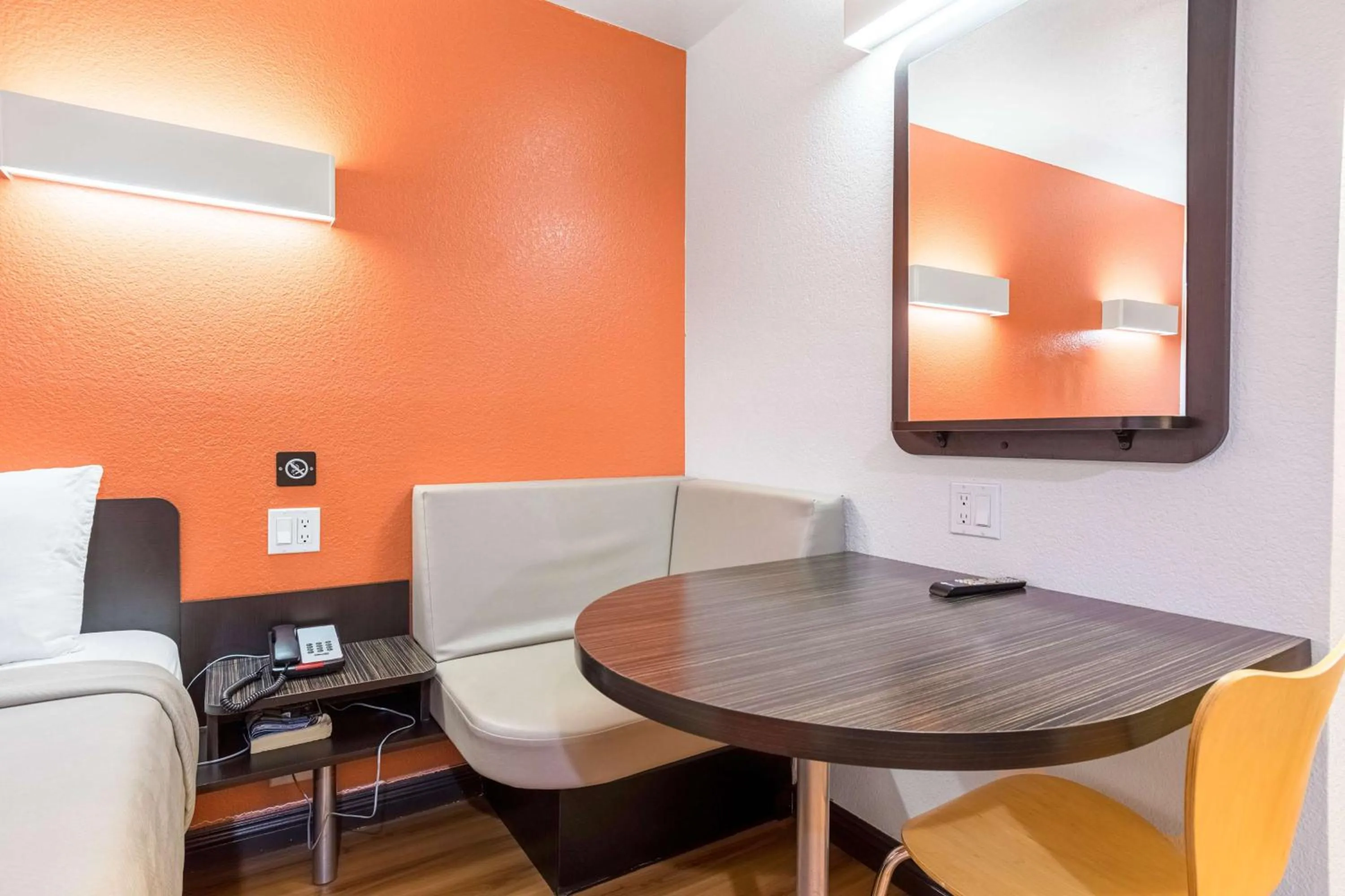 Photo of the whole room in Motel 6 Riverside, CA - UCR East