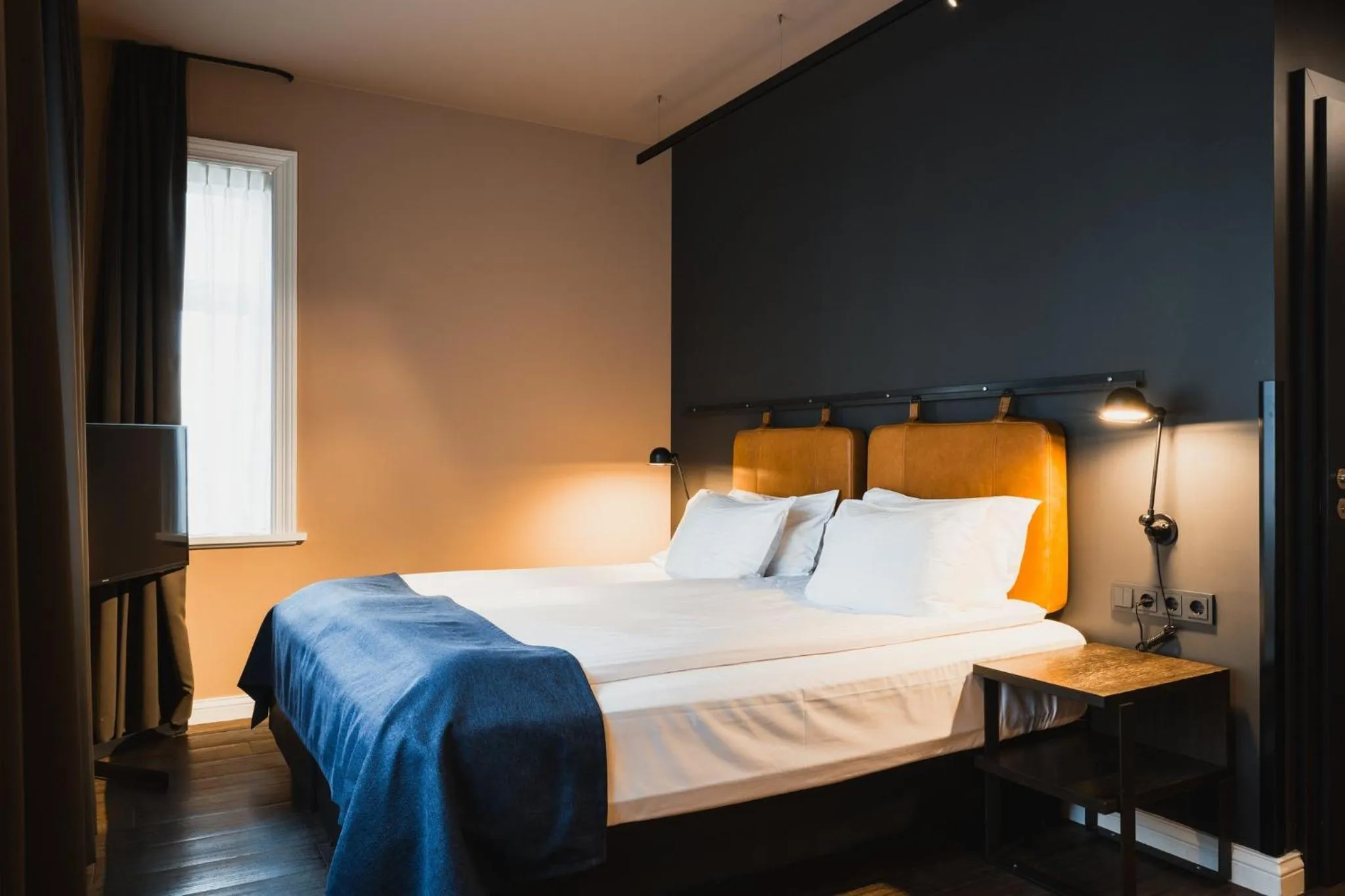 Bedroom, Bed in Exeter Hotel