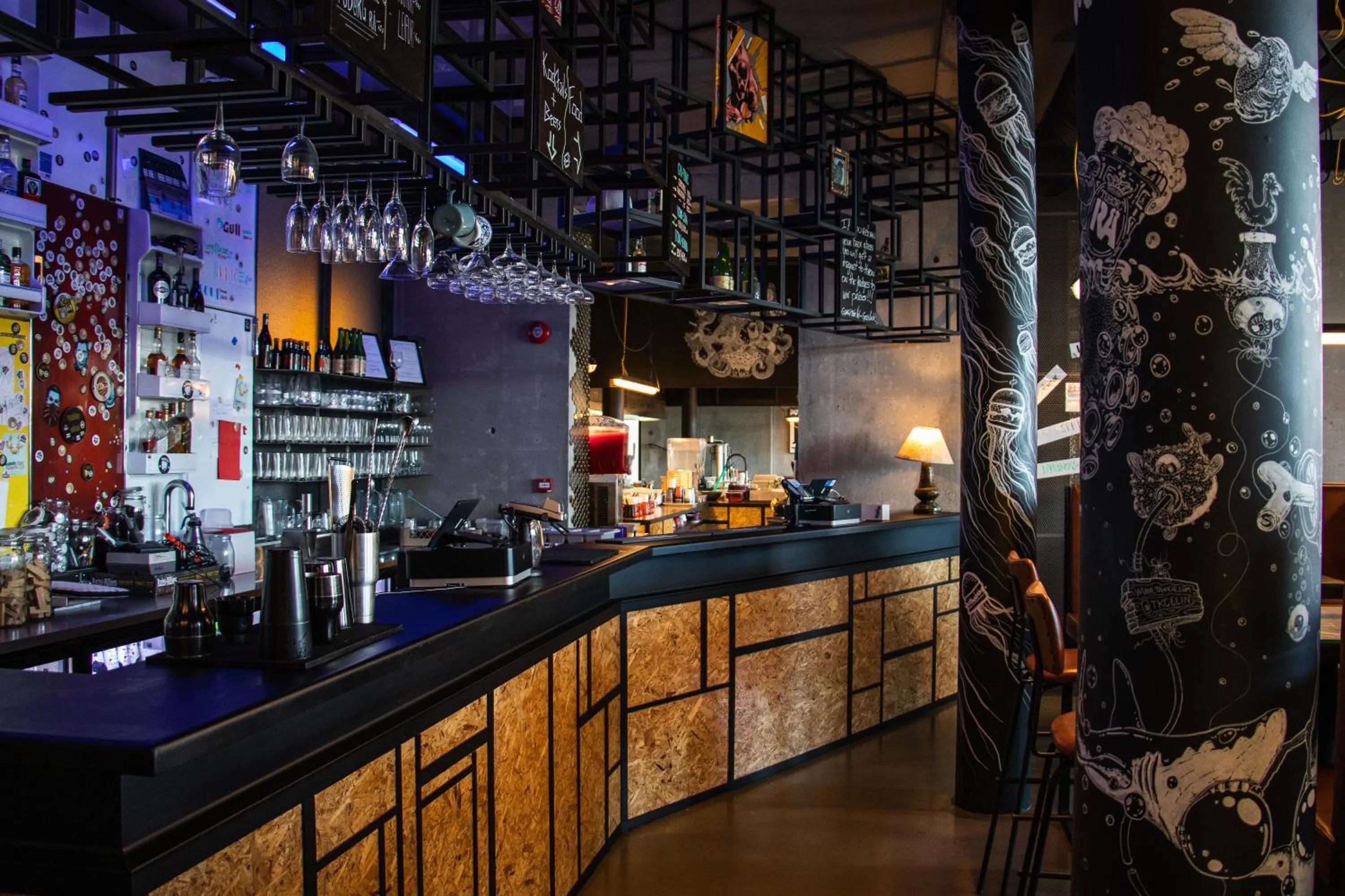 Lounge or bar in Exeter Hotel