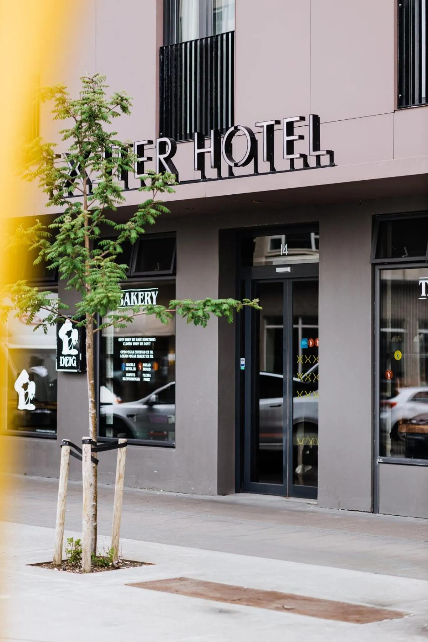 Facade/entrance in Exeter Hotel
