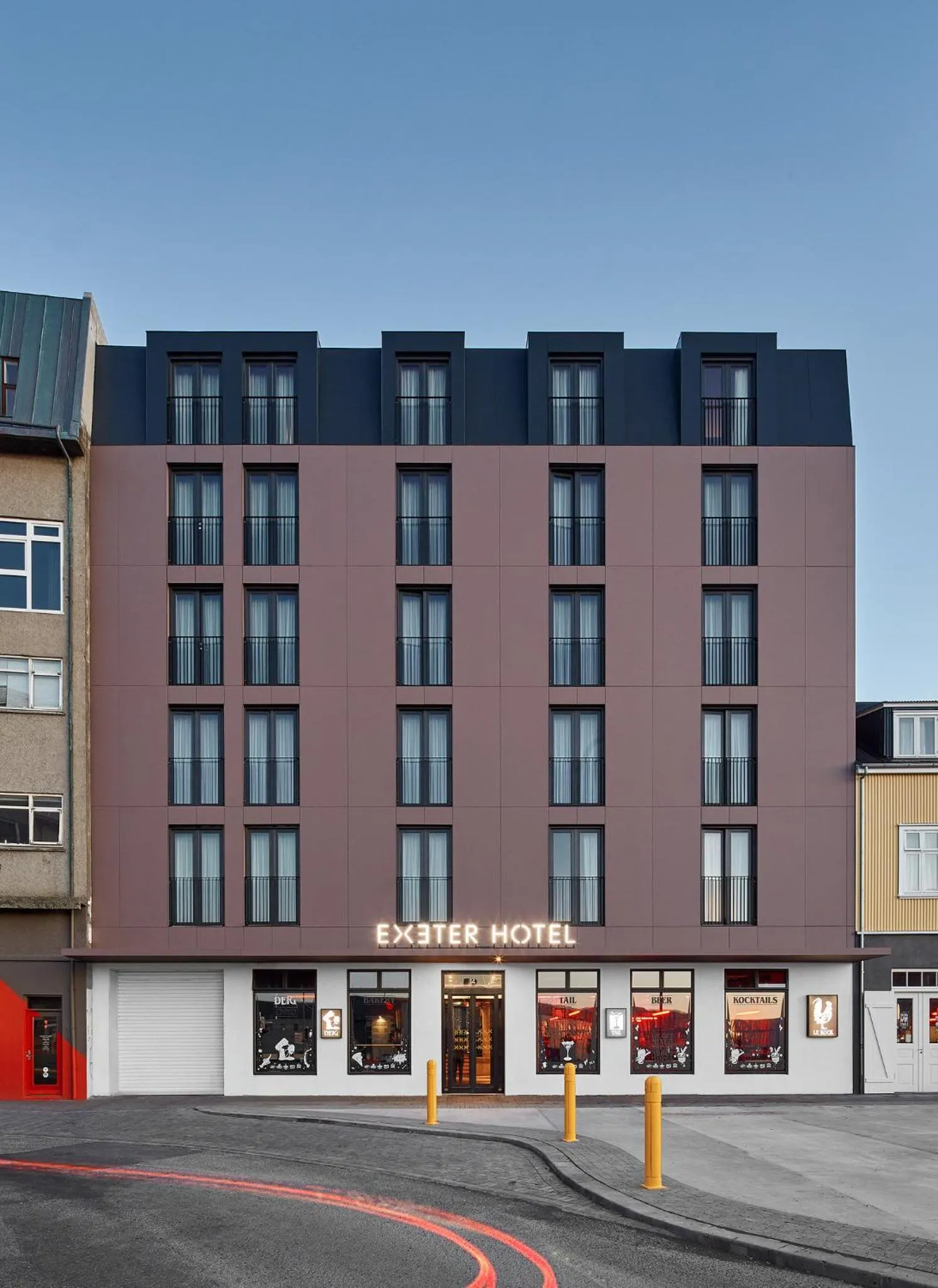 Facade/entrance in Exeter Hotel