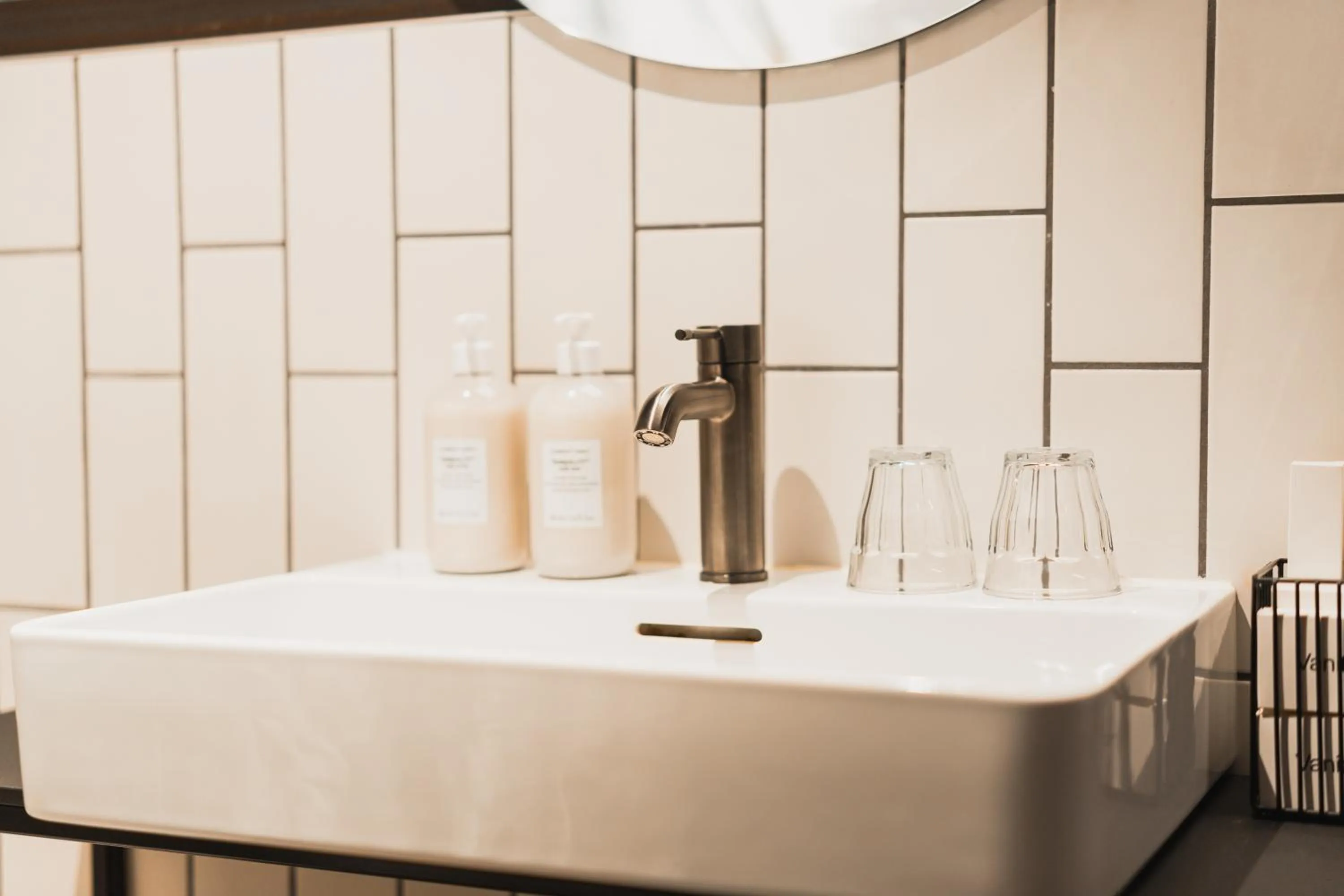 Bathroom in Exeter Hotel