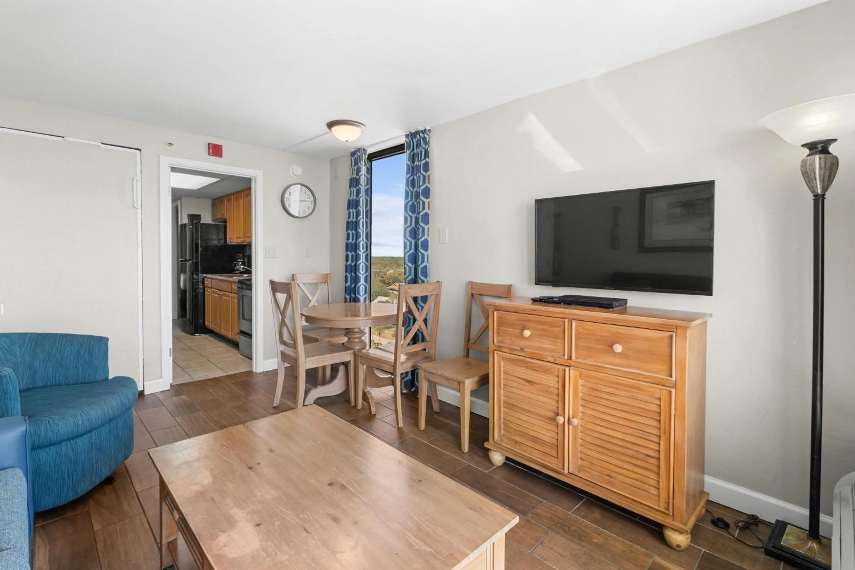 Living room in Monterey Bay Suites