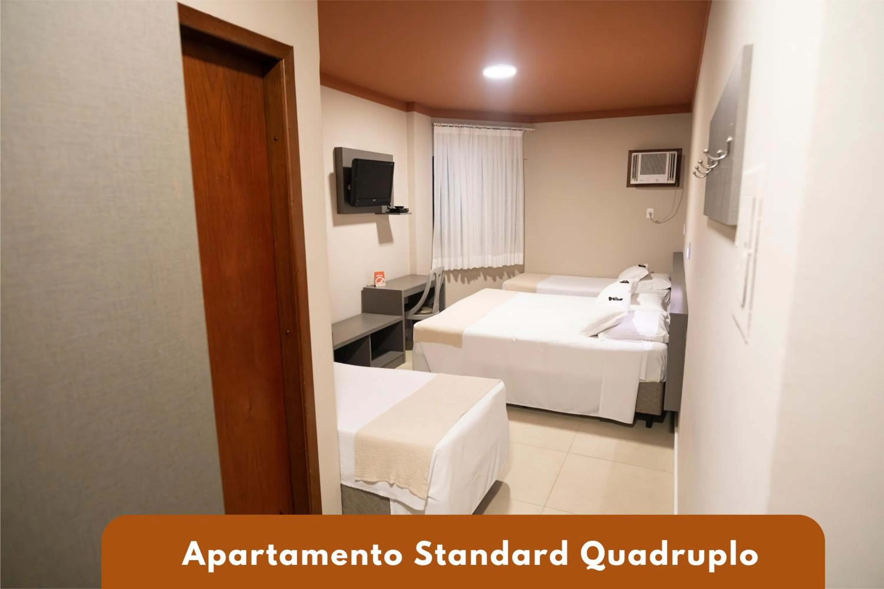 Photo of the whole room in Camboriú Praia Hotel