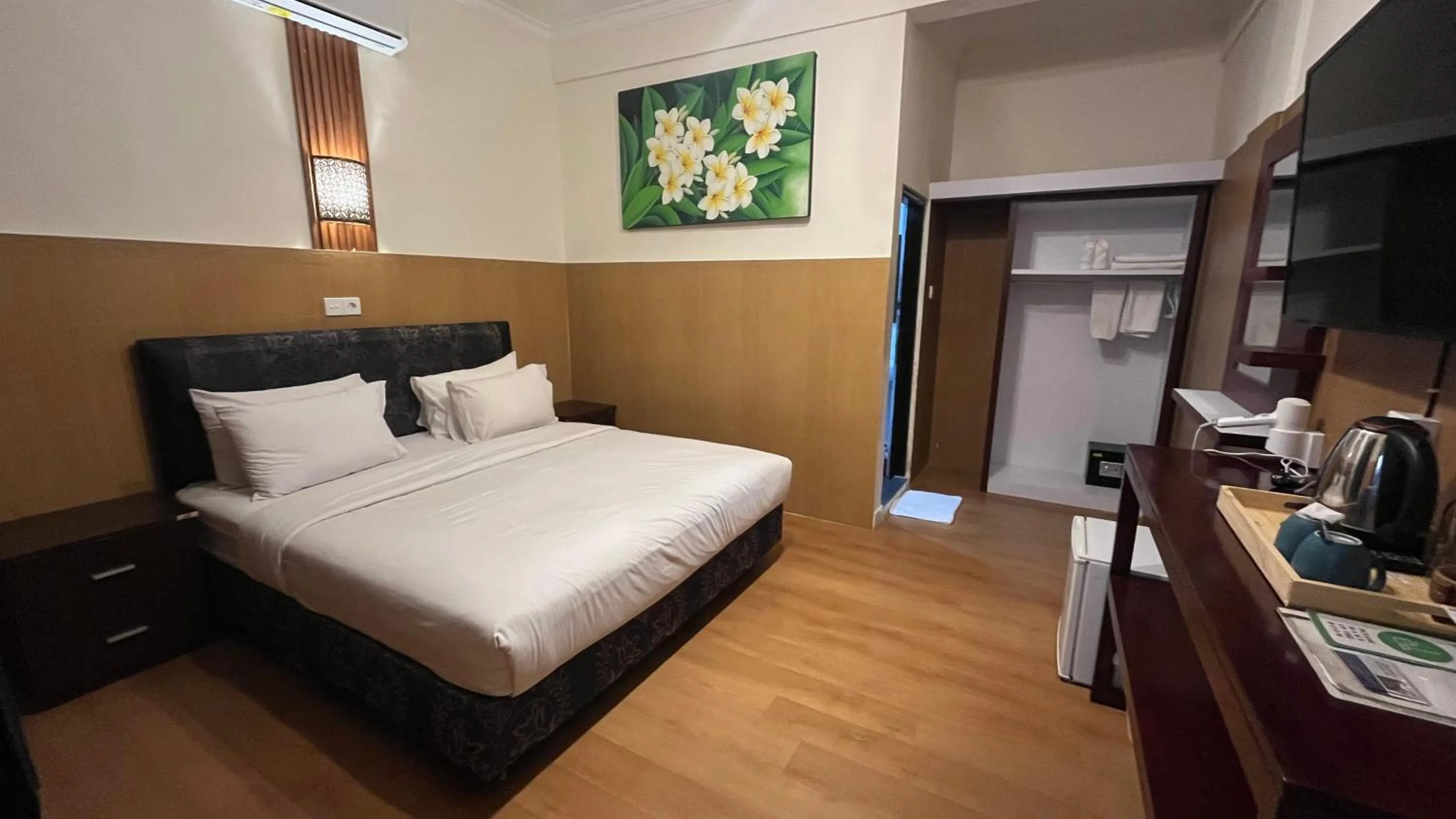 Bed in City Garden Bali Dwipa Hotel, Kuta