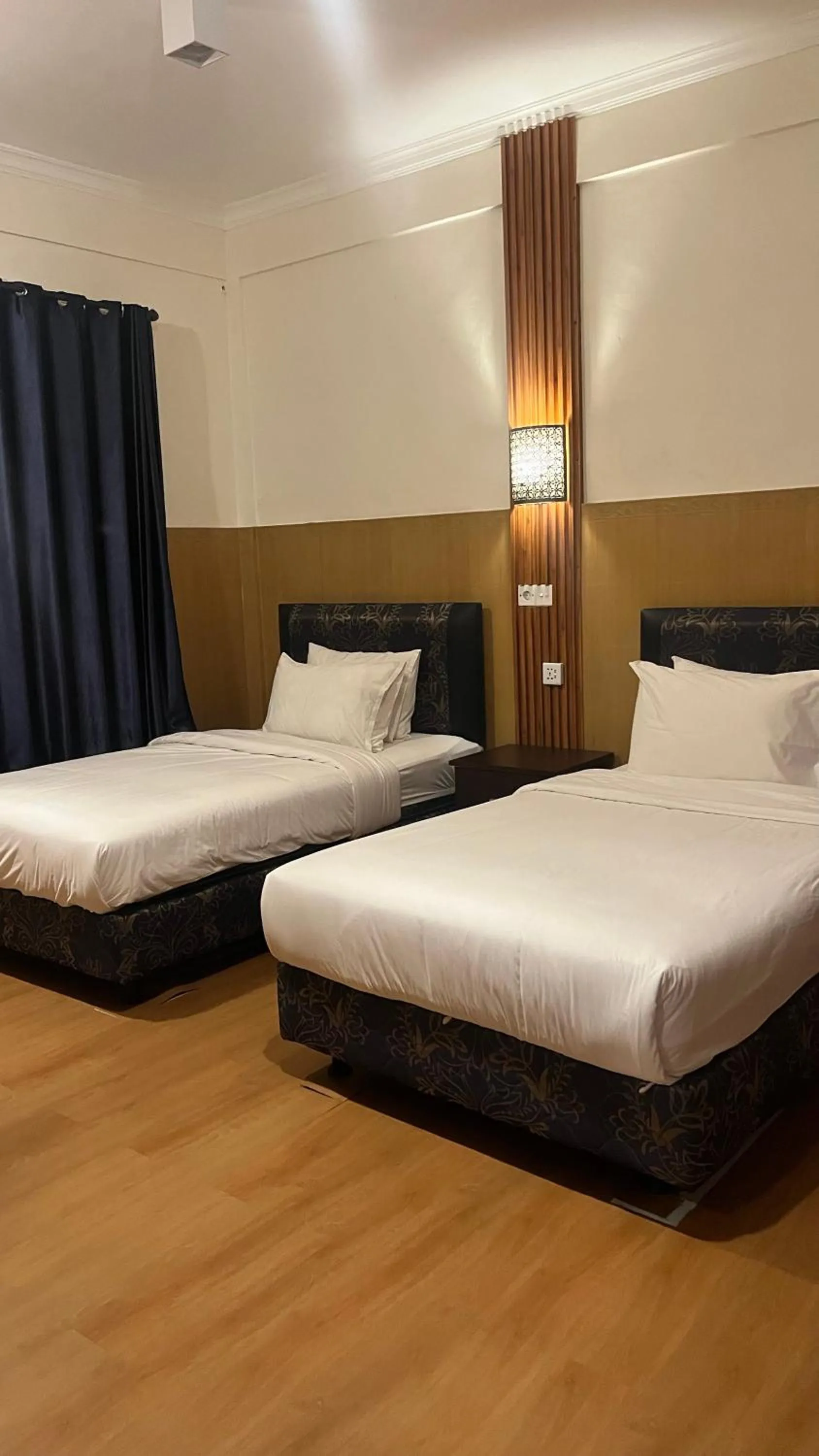 Bedroom, Bed in City Garden Bali Dwipa Hotel, Kuta