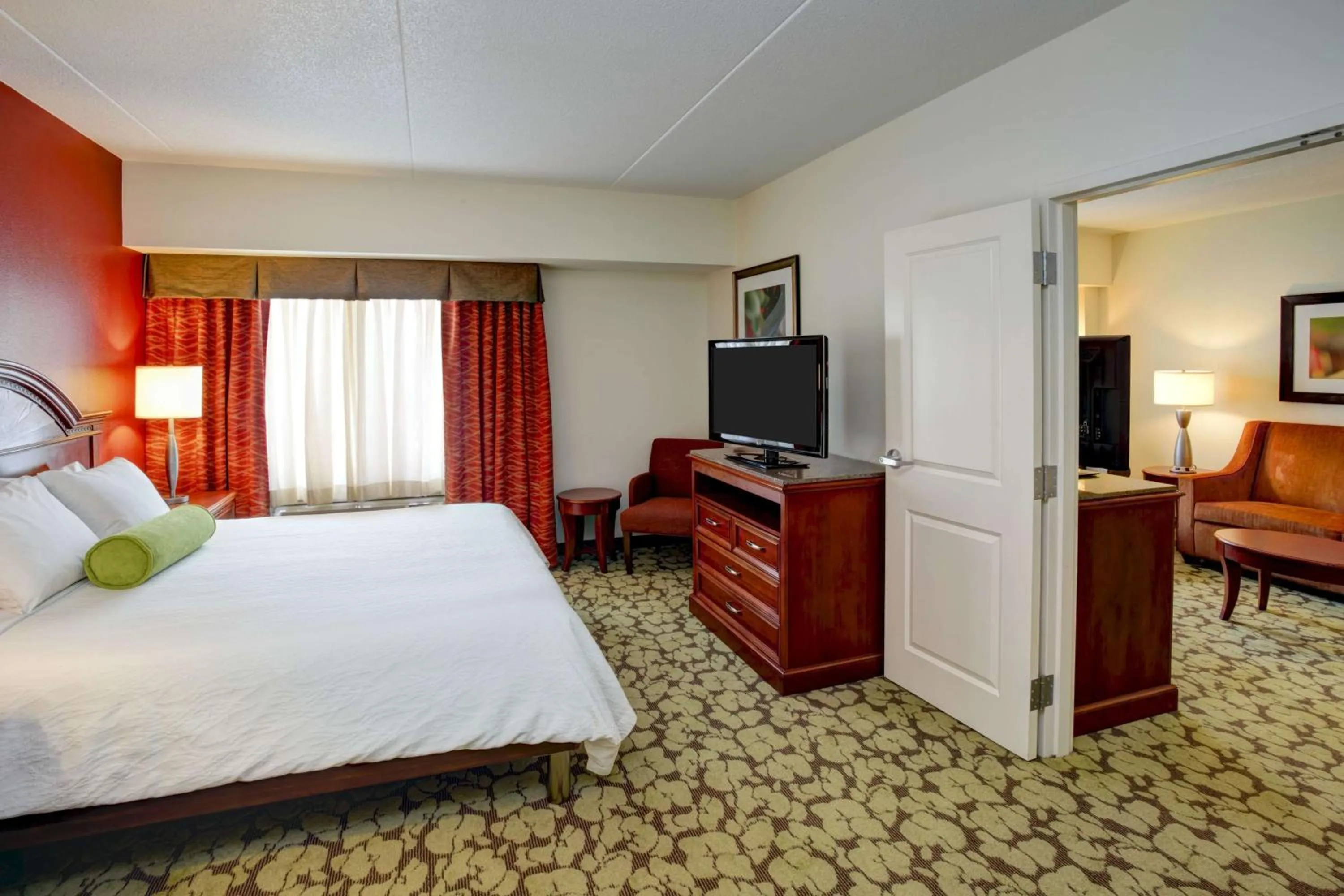Bed in Hilton Garden Inn Chicago/Midway Airport