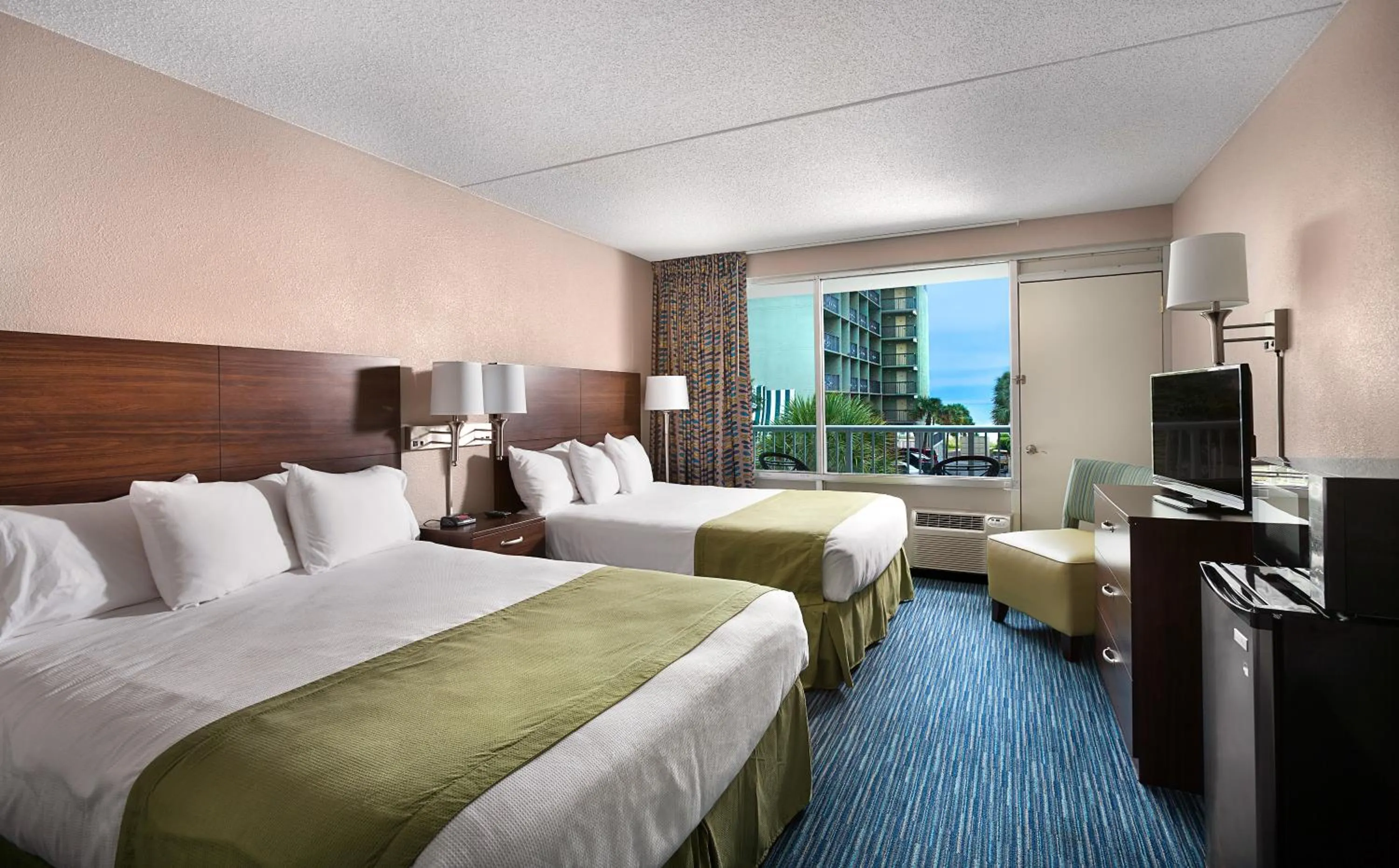 Photo of the whole room, Bed in Breakers Resort Hotel