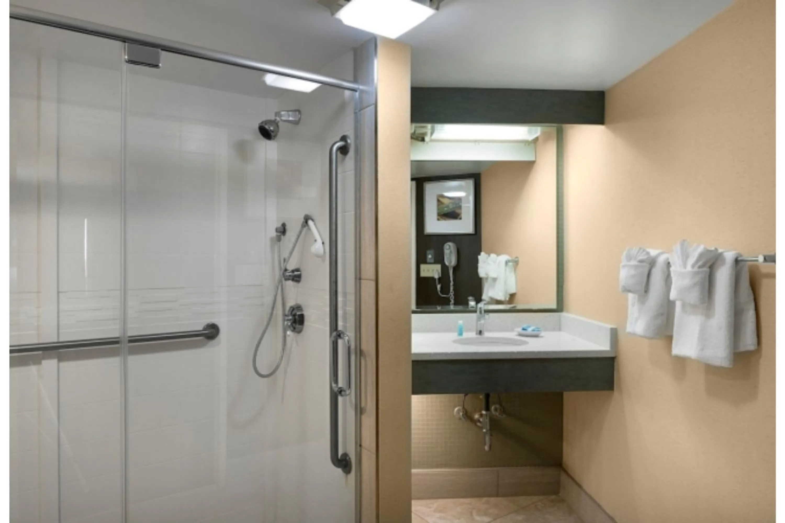 Bathroom in Breakers Resort Hotel