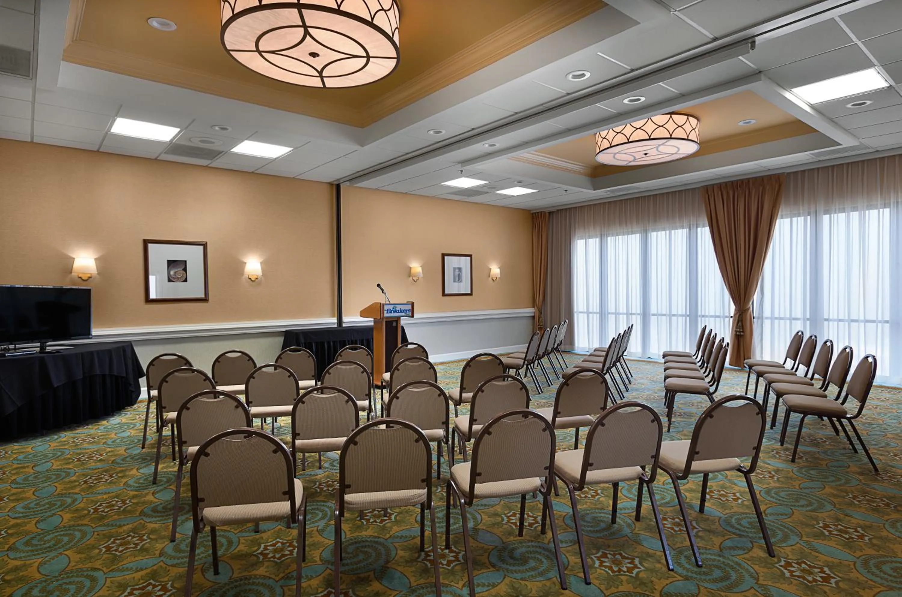 Business facilities in Breakers Resort Hotel