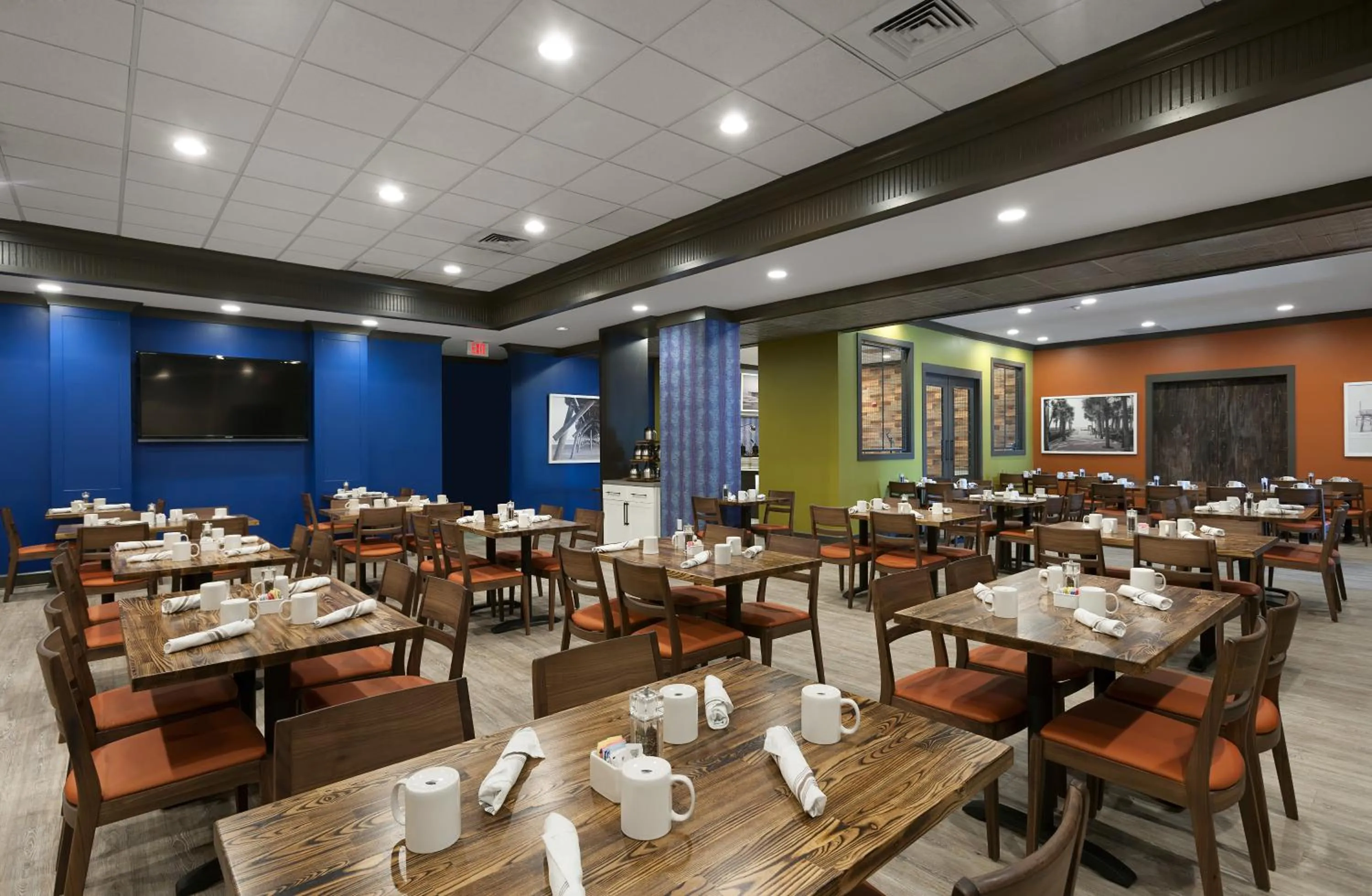 Restaurant/places to eat in Breakers Resort Hotel