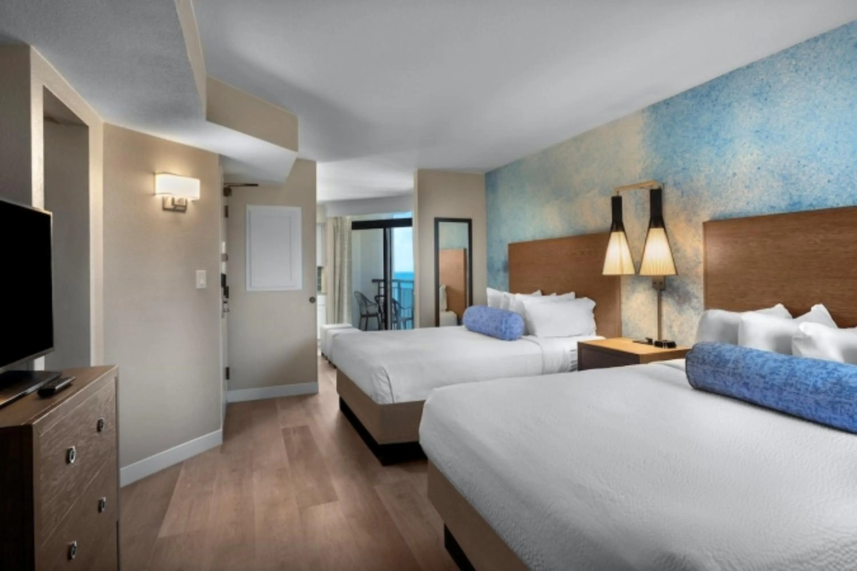 Bedroom, Bed in Breakers Resort Hotel