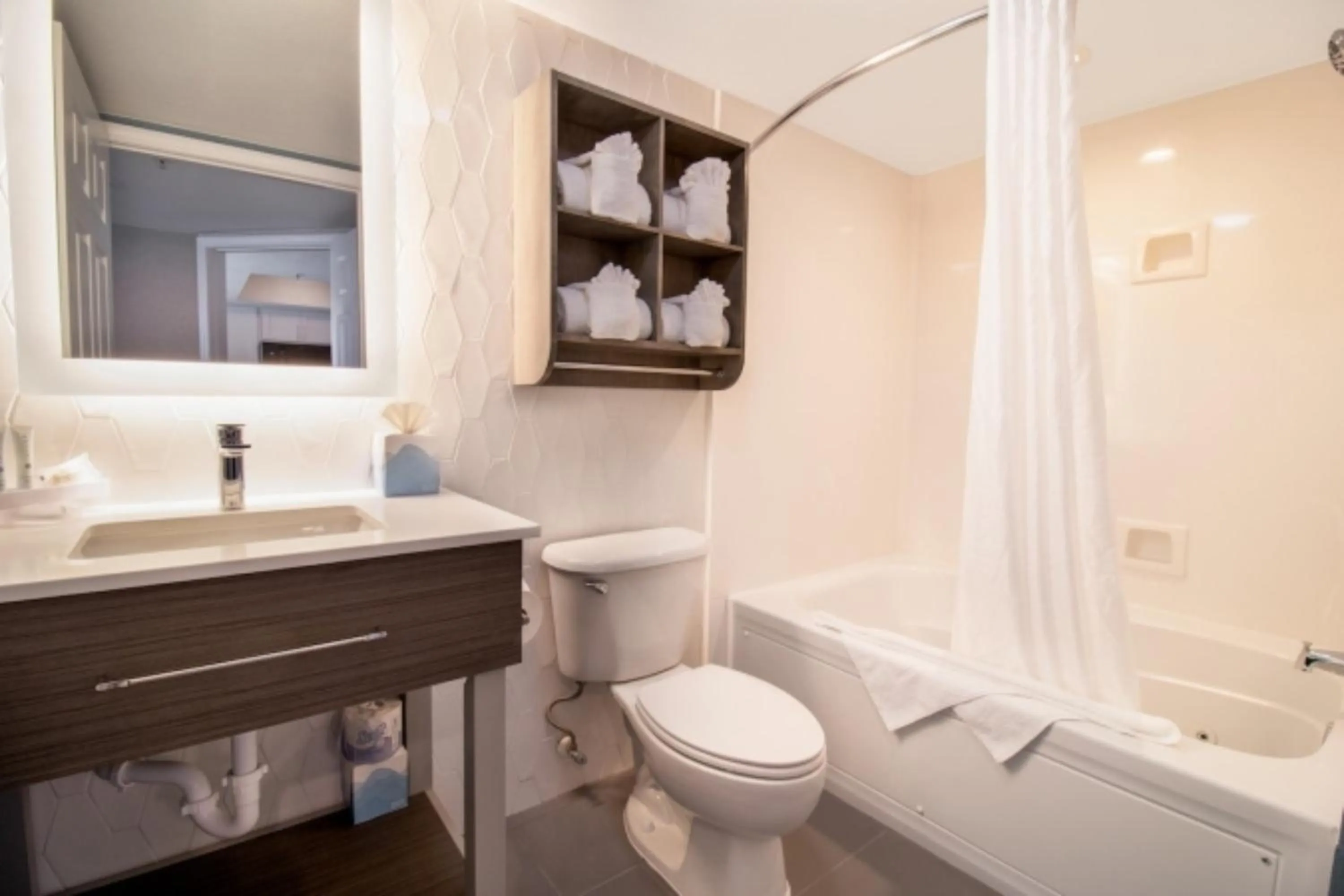 Bathroom in Breakers Resort Hotel