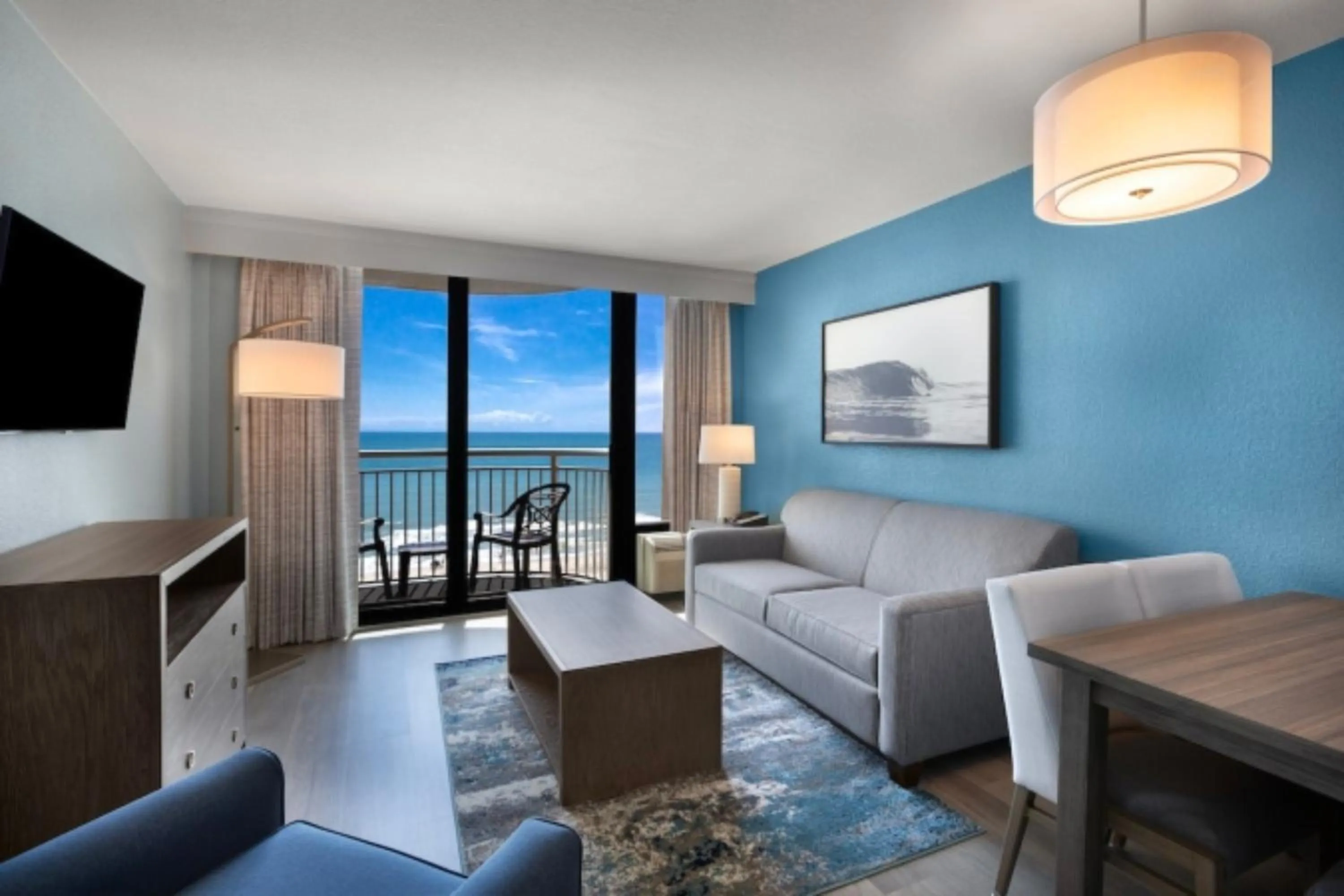 Living room in Breakers Resort Hotel