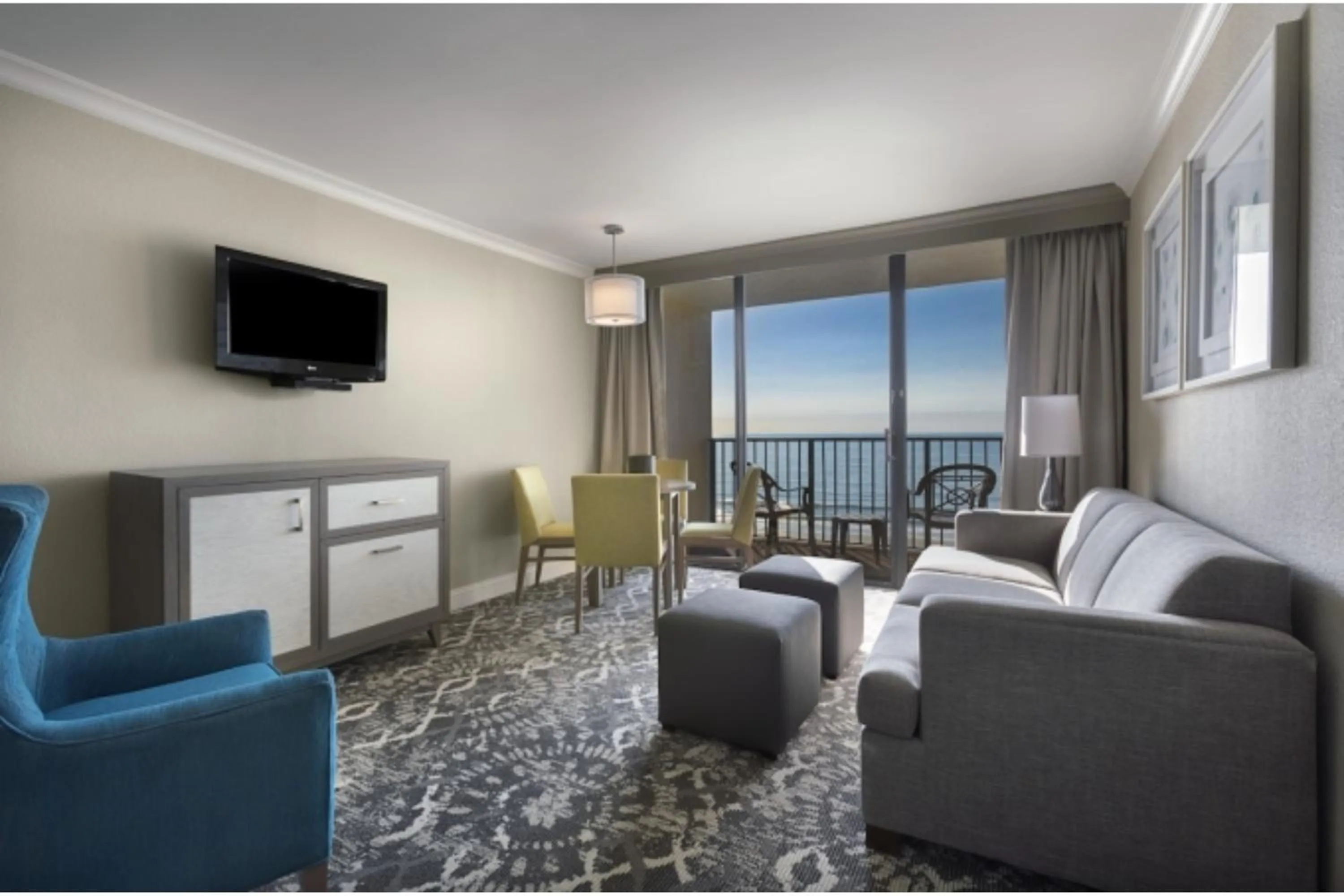 Living room in Breakers Resort Hotel