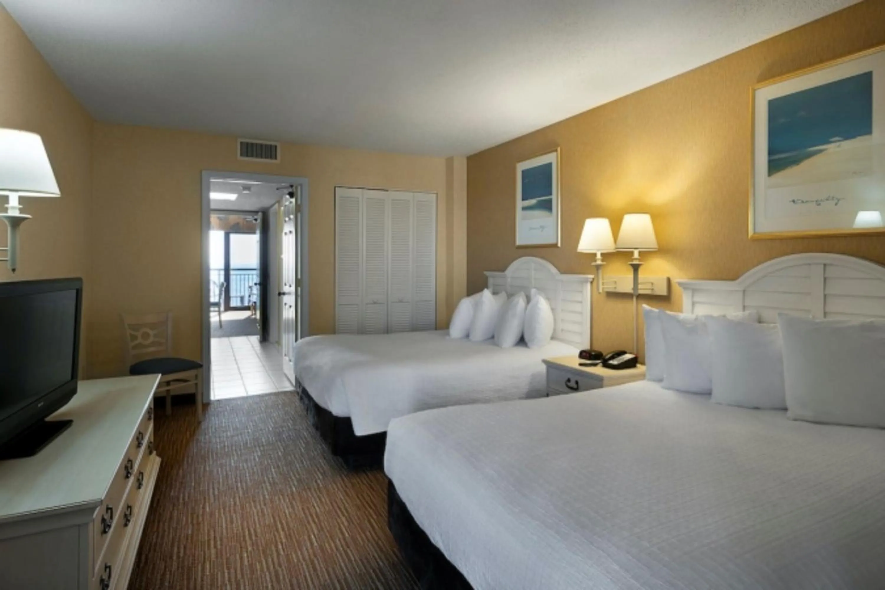 Bedroom, Bed in Breakers Resort Hotel