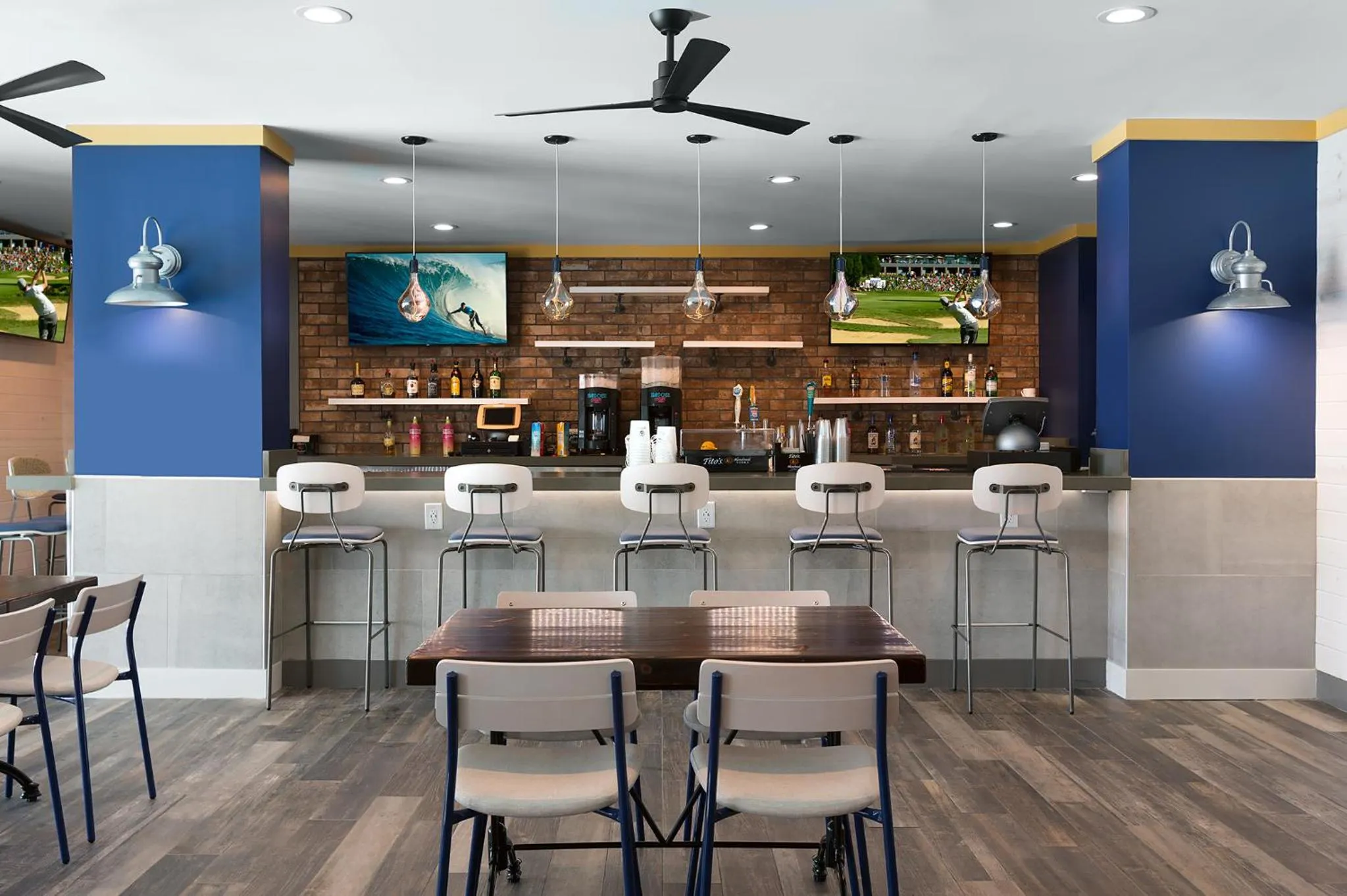 Food and drinks in Breakers Resort Hotel