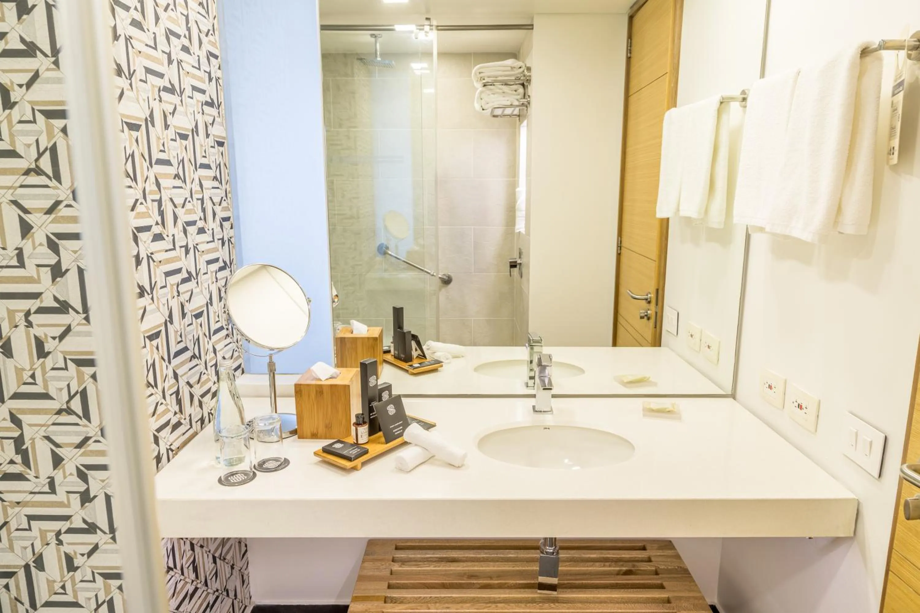 Shower in Sonesta Hotel Bogotá