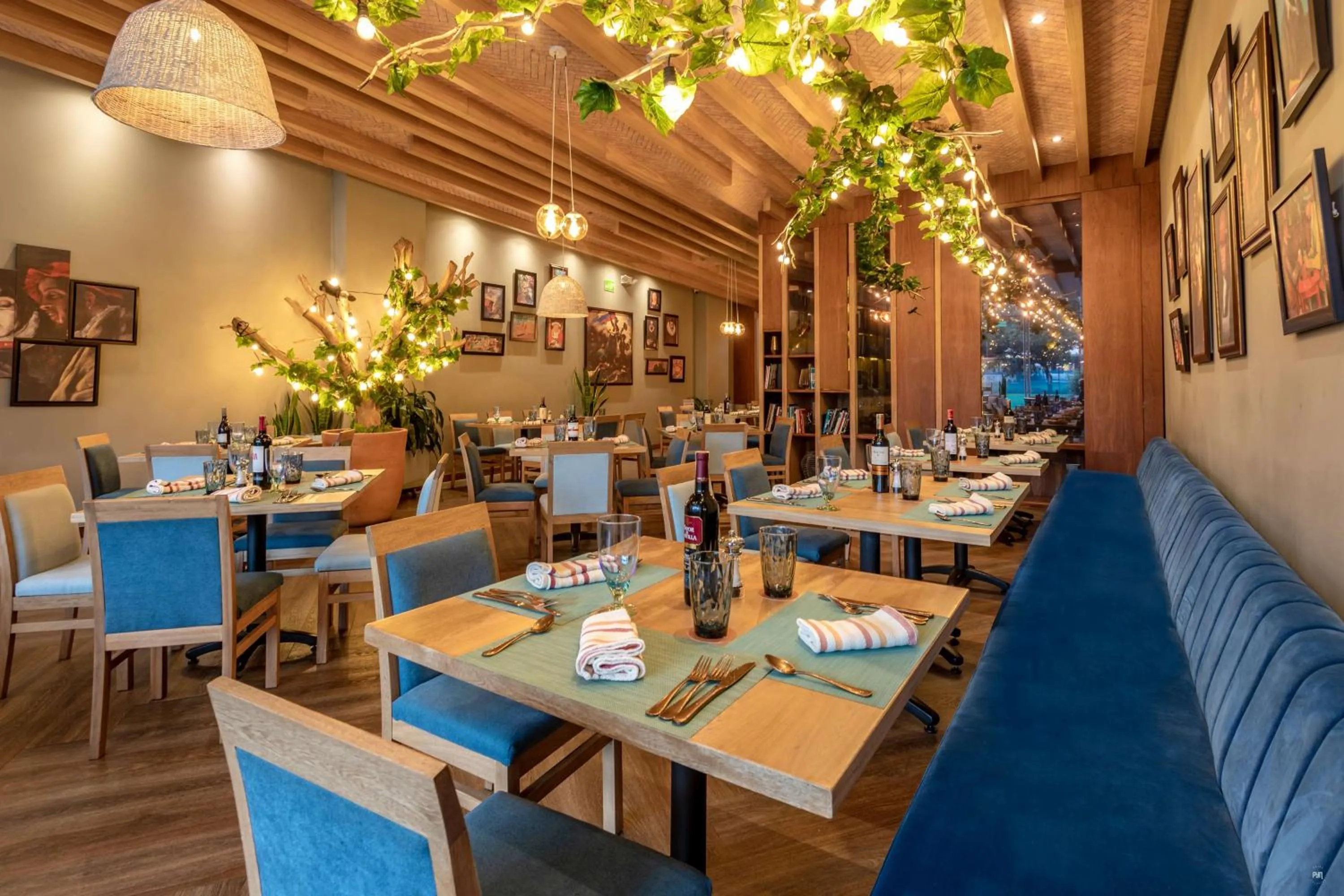 Restaurant/places to eat in Sonesta Hotel Bogotá