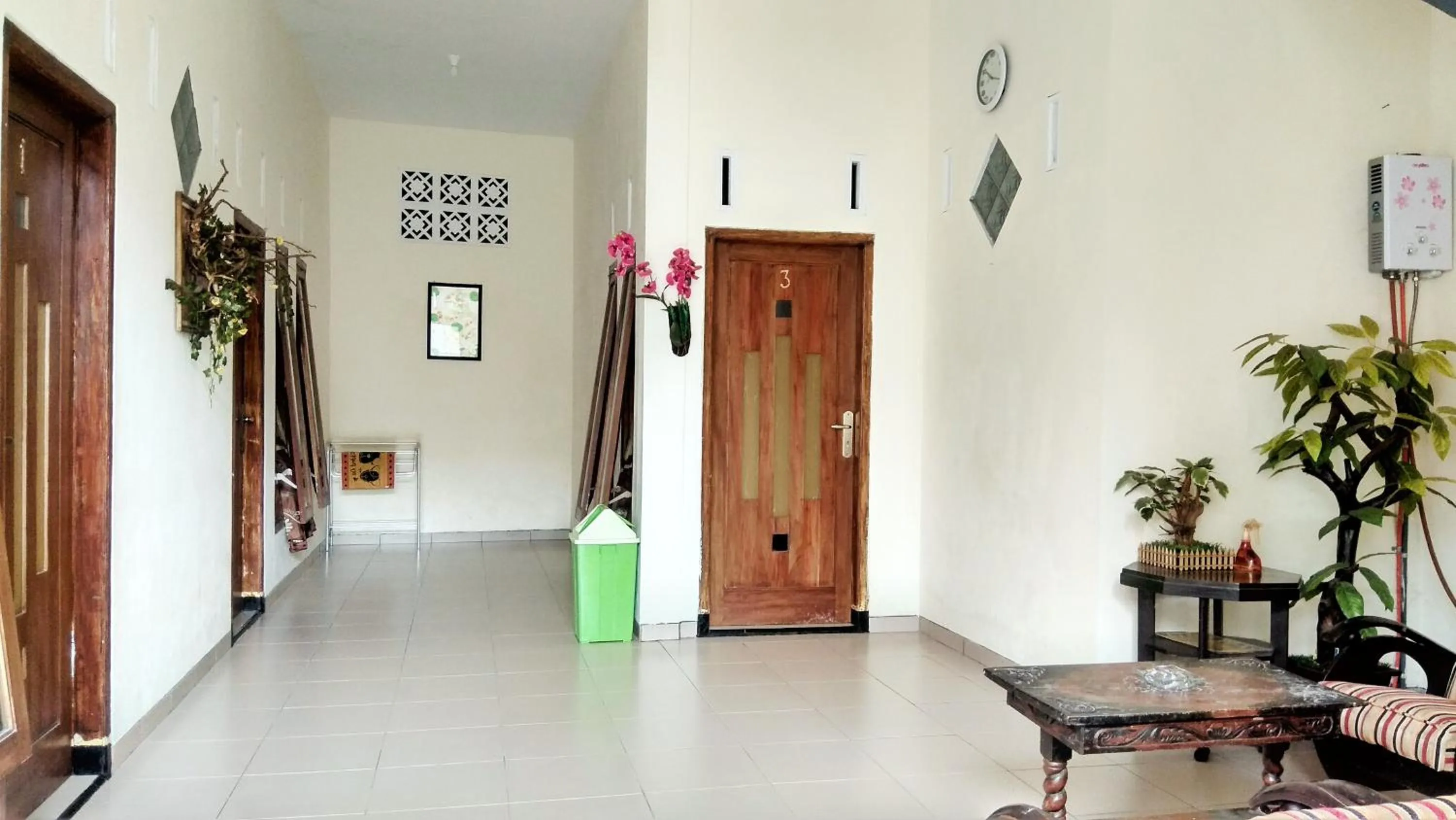 Patio in Penginapan Kahan