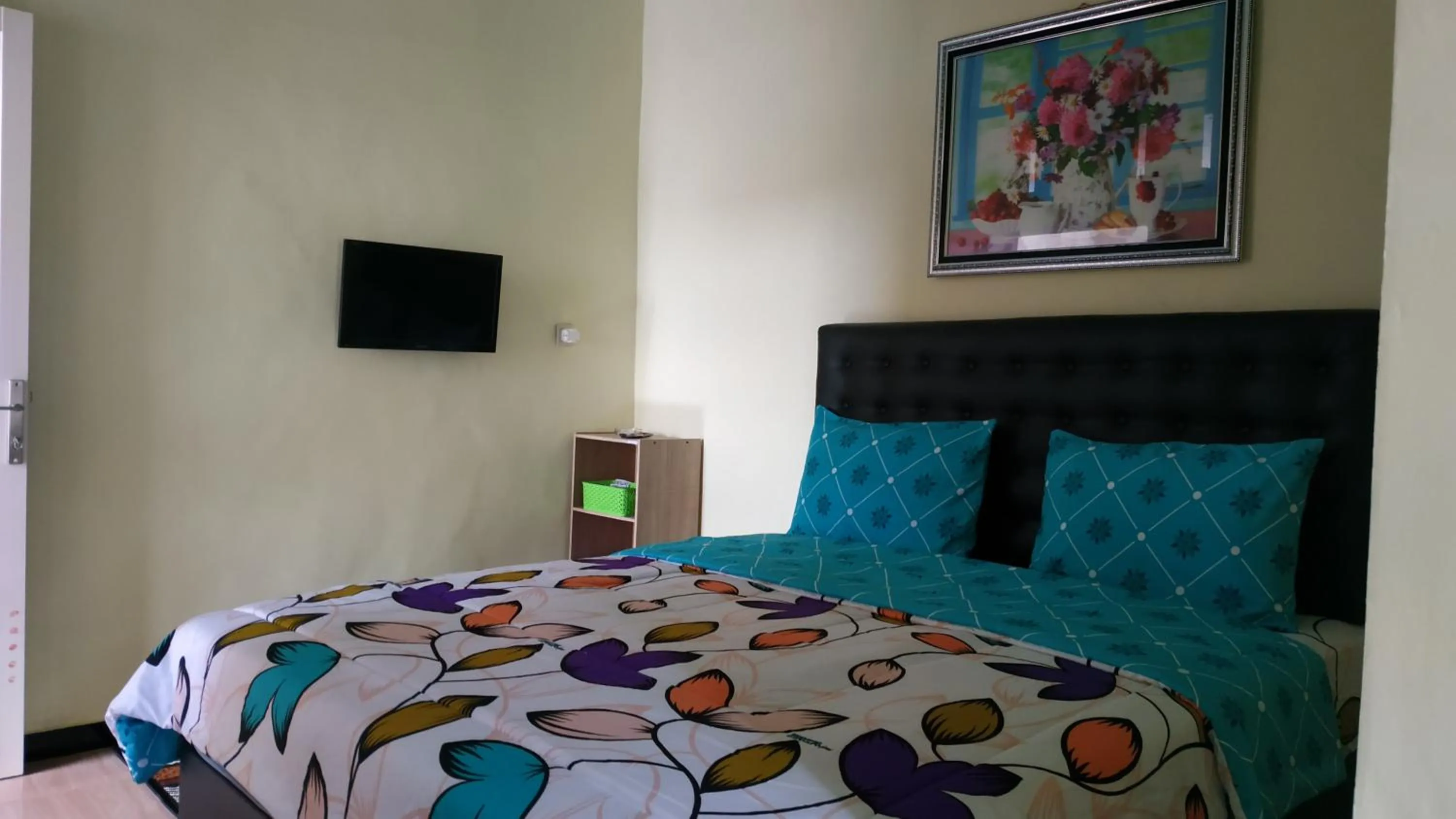 bunk bed, Bed in Penginapan Kahan