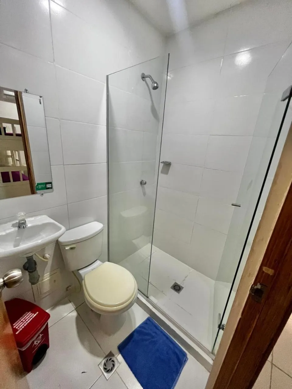Bathroom in Hostal Lumar