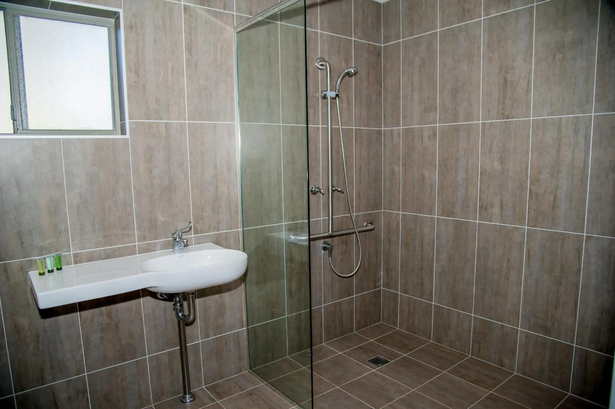 Shower in Sinclairs Country Retreat - Adults Only