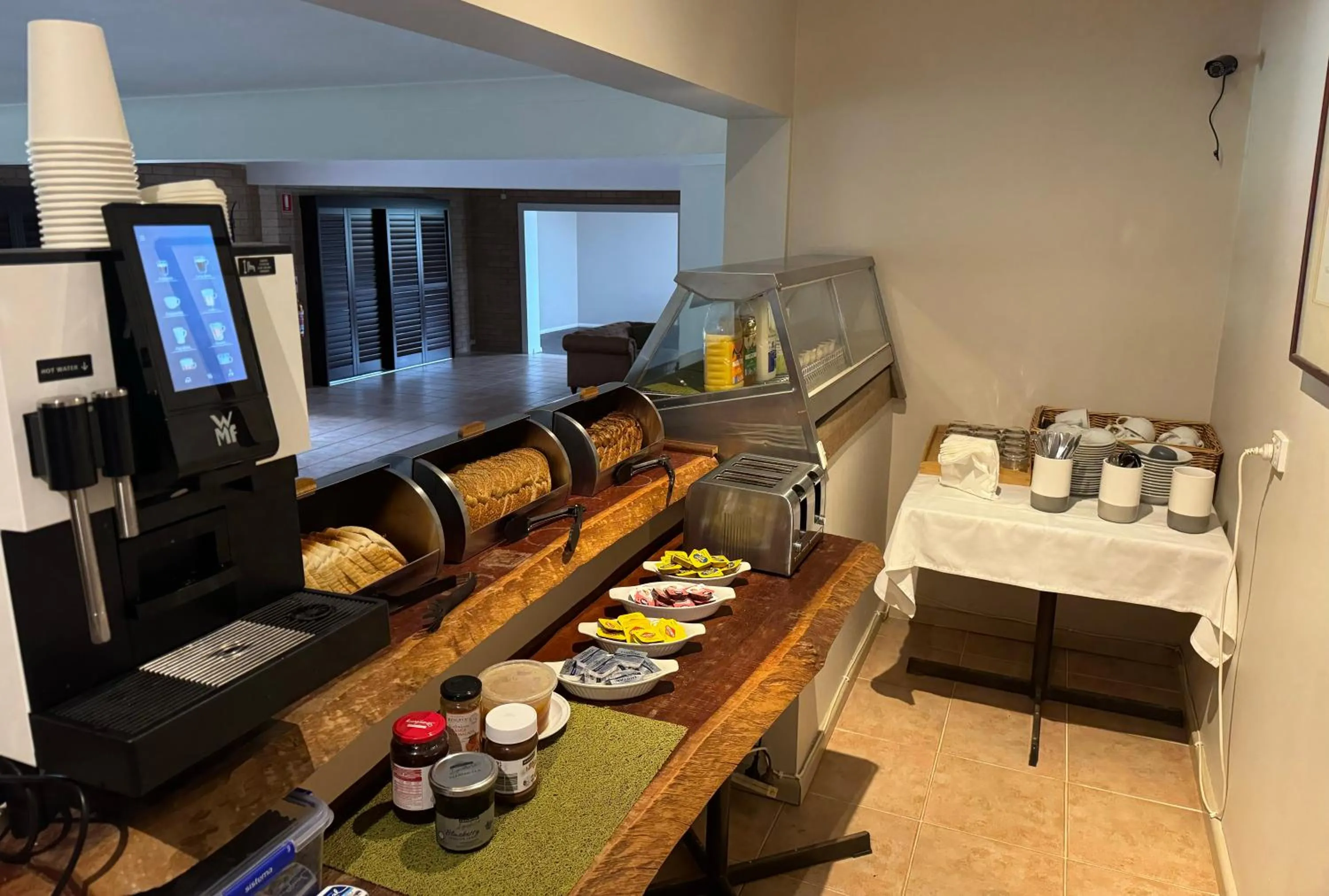 Breakfast in Sinclairs Country Retreat - Adults Only