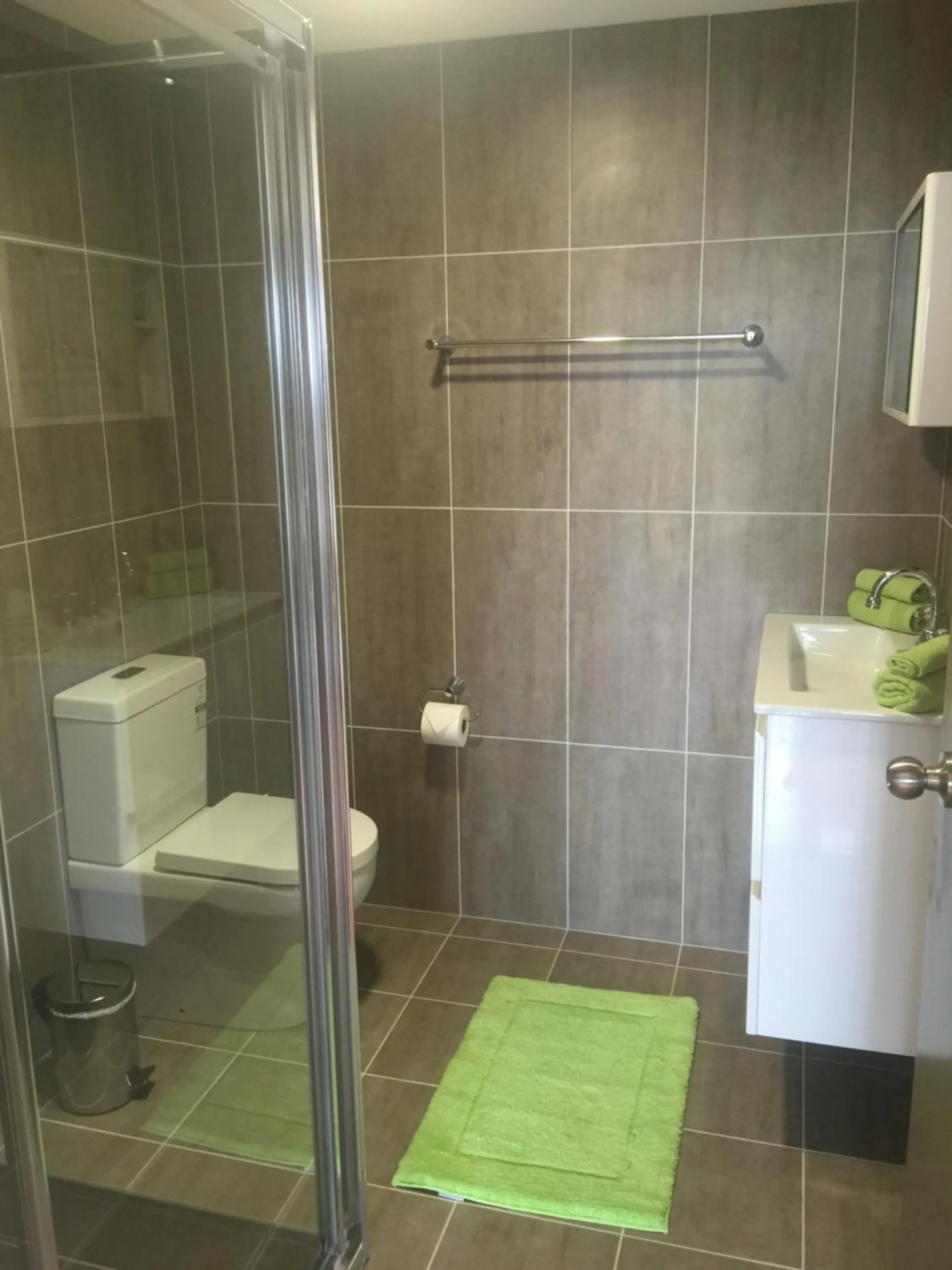 Shower in Sinclairs Country Retreat - Adults Only