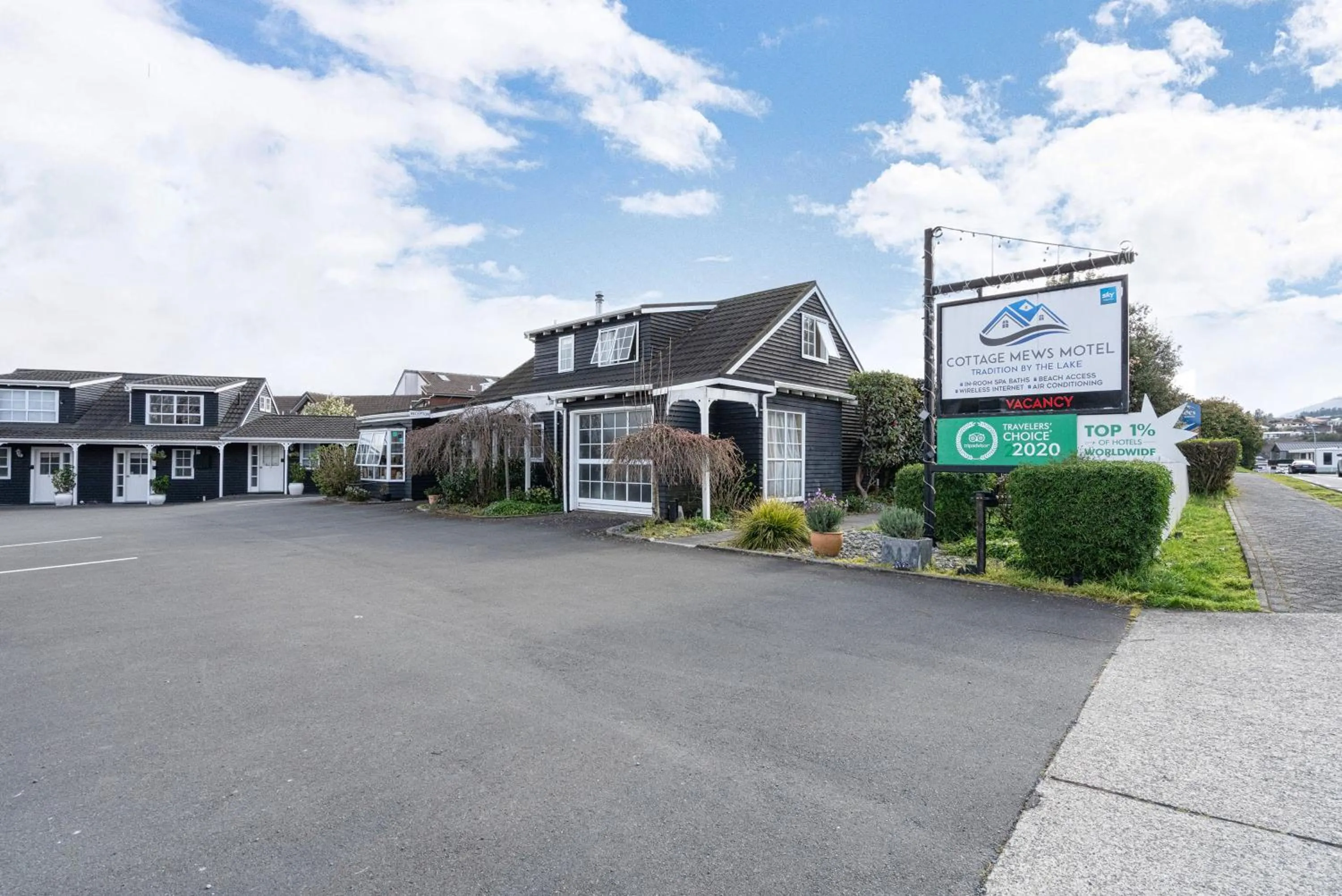 Property building in Cottage Mews Motel