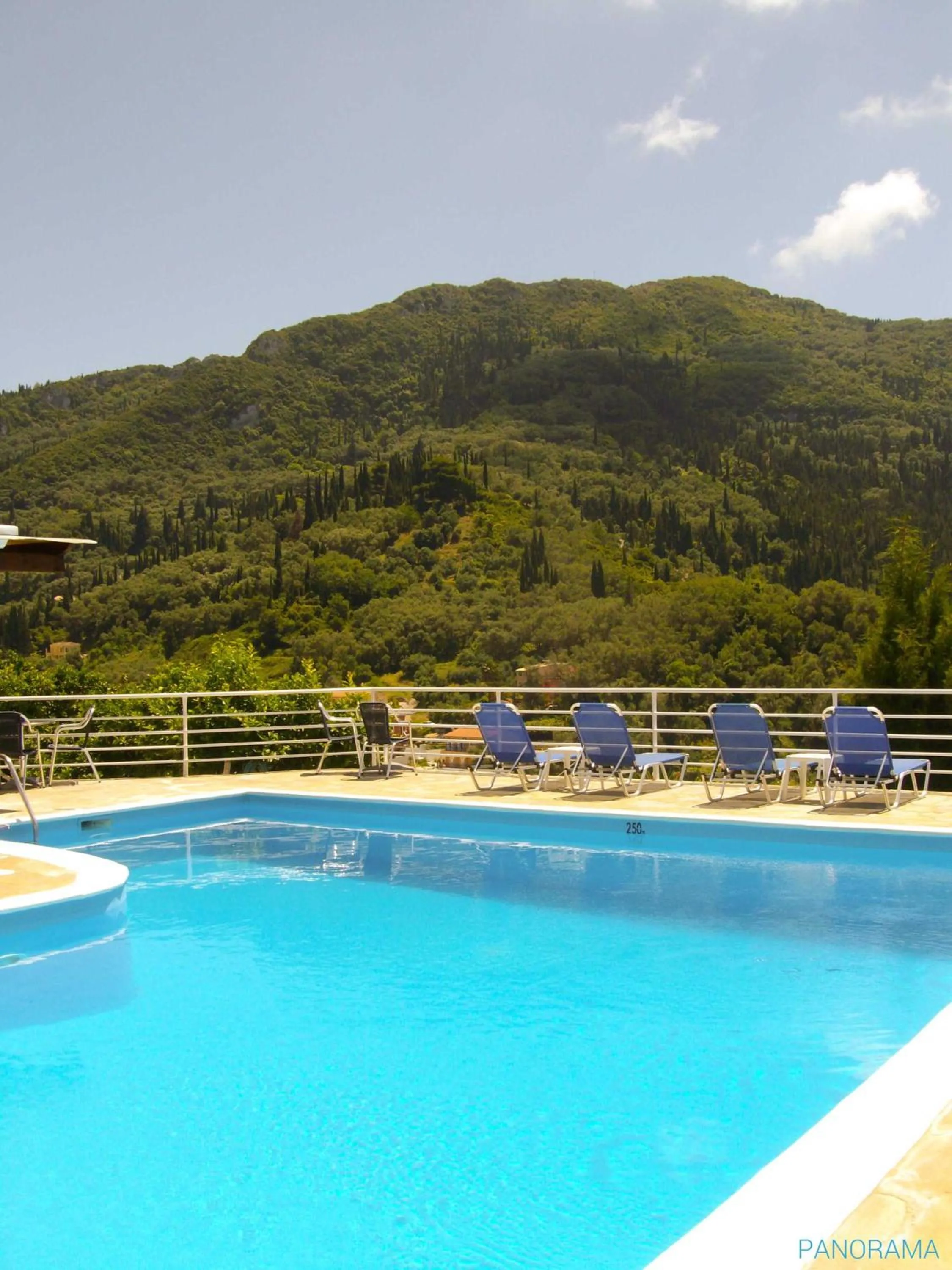 Restaurant/places to eat in Panorama apartments